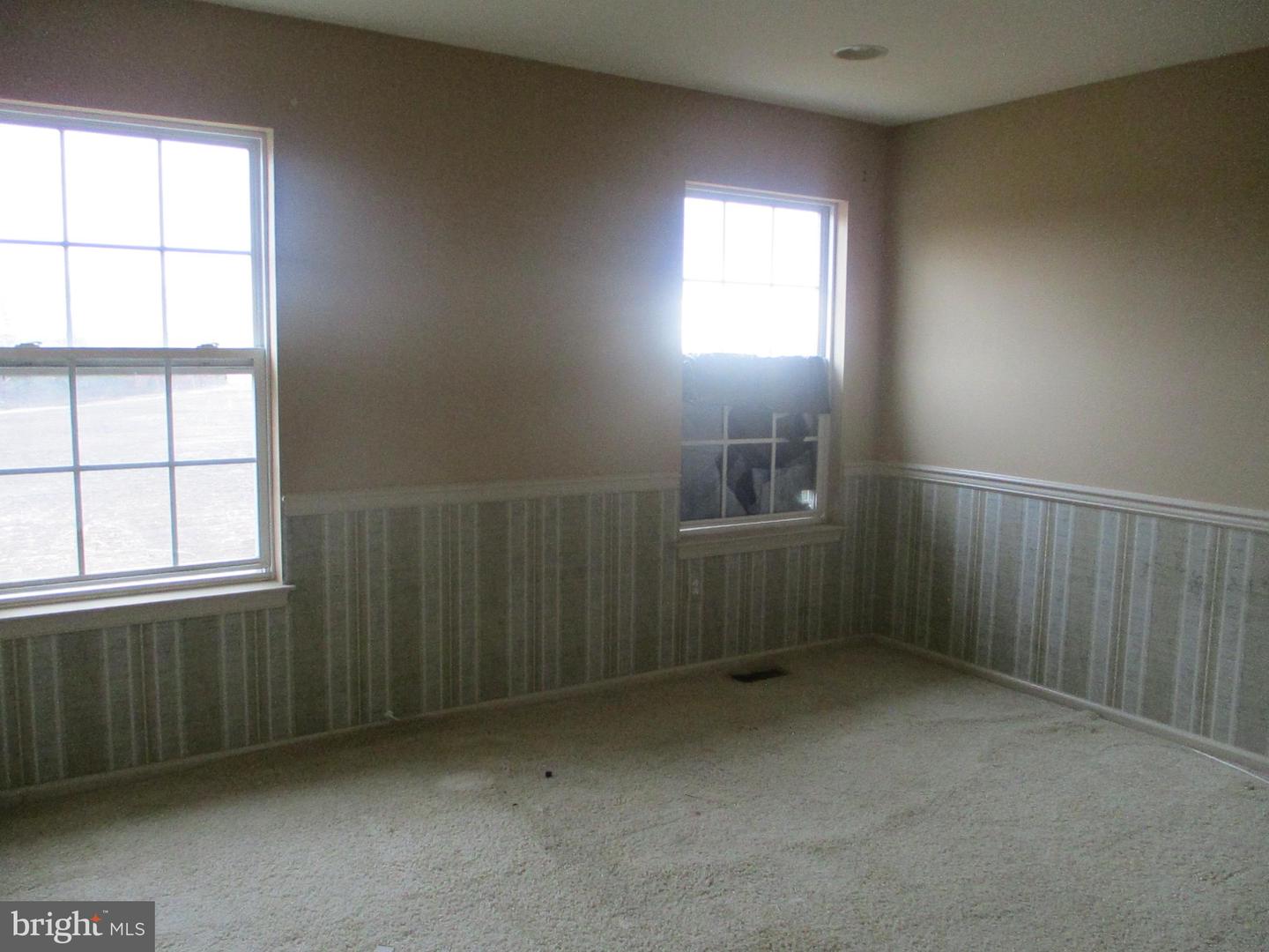 4 Westbury Dr