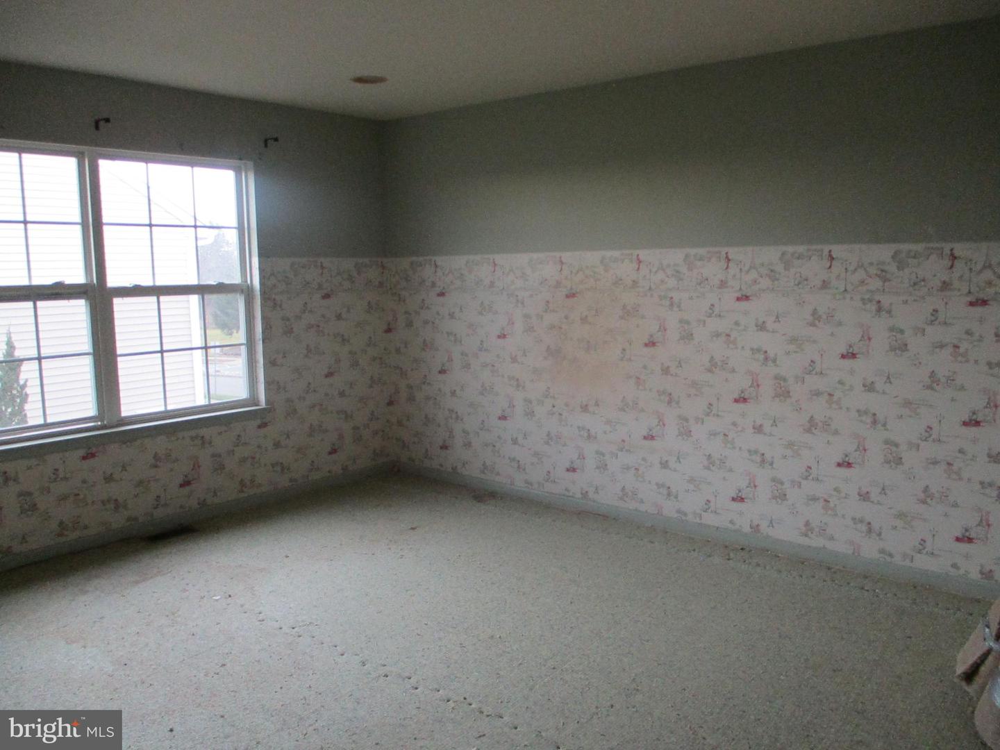 4 Westbury Dr