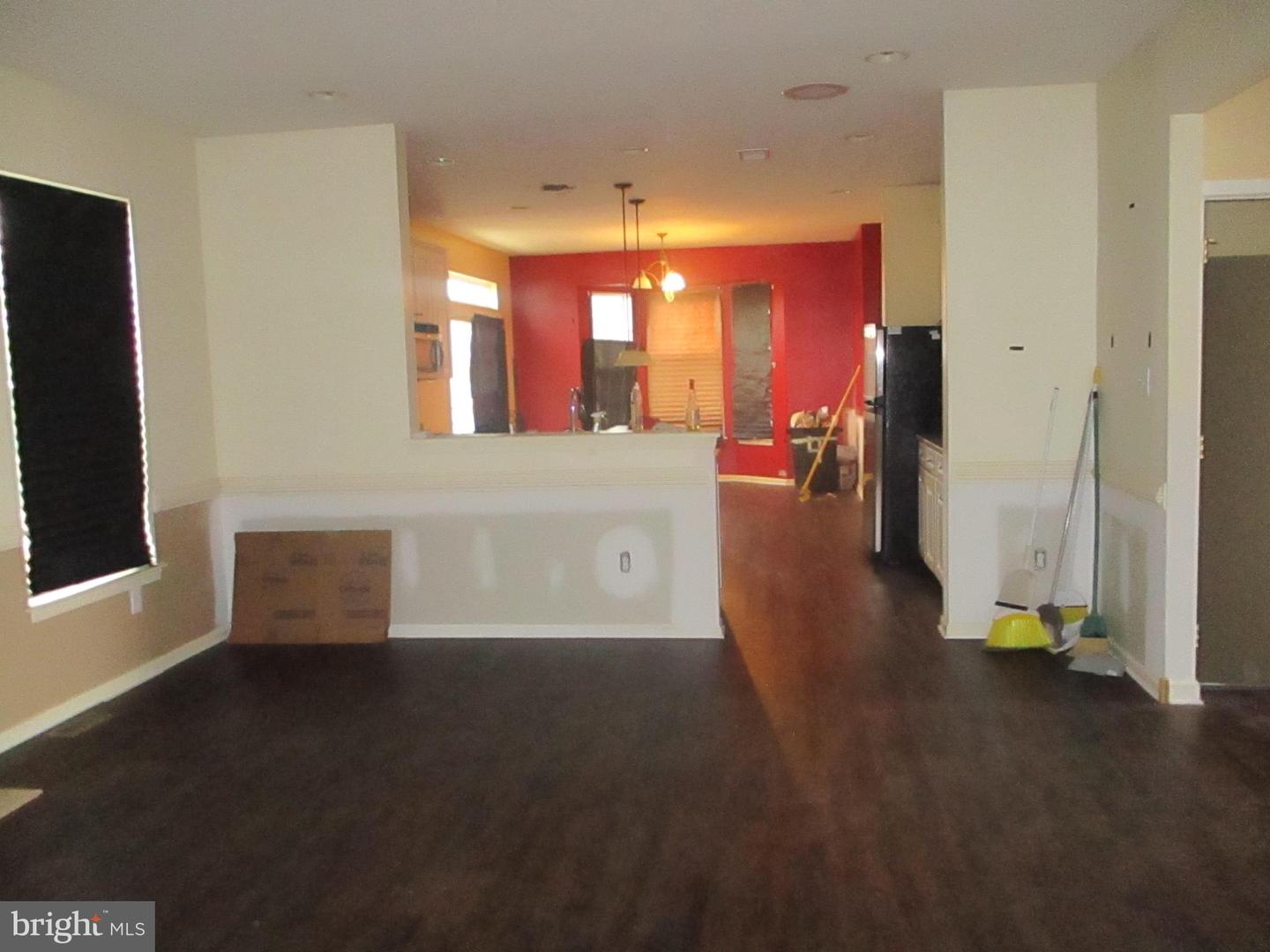 4 Westbury Dr