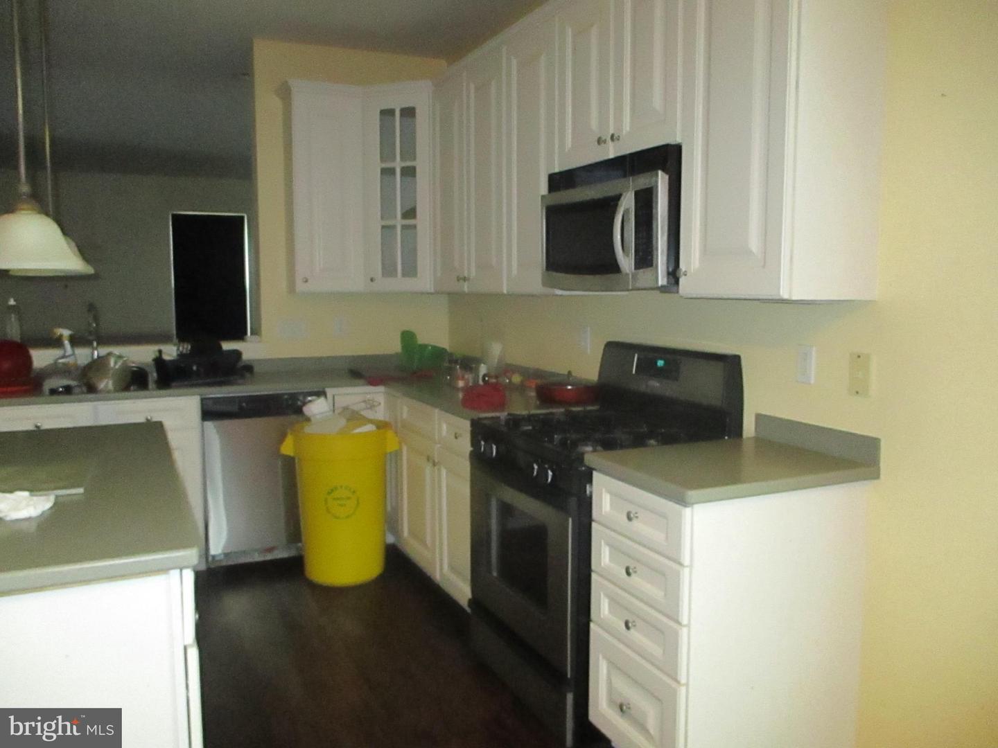 4 Westbury Dr