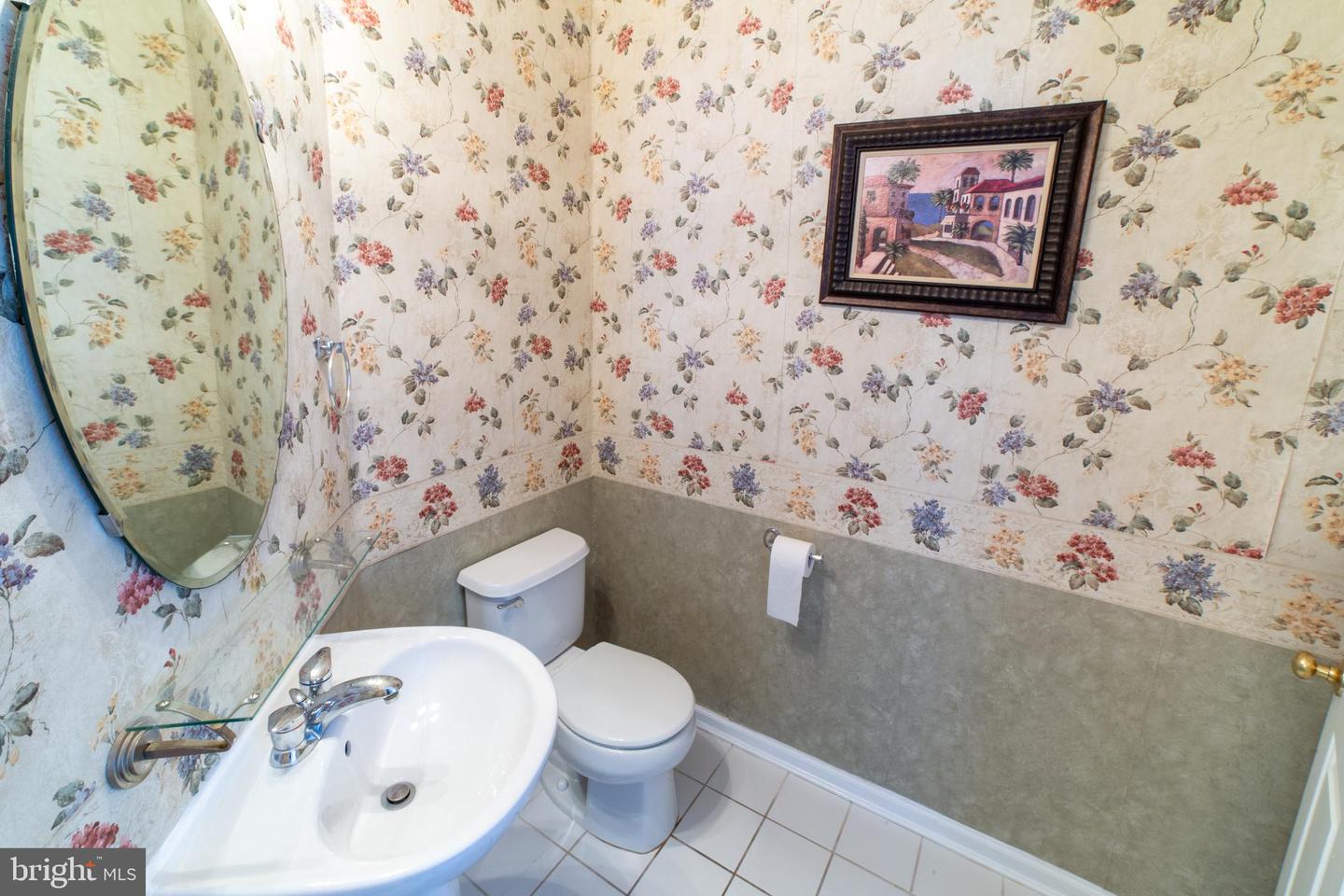 68 Colts Neck Dr