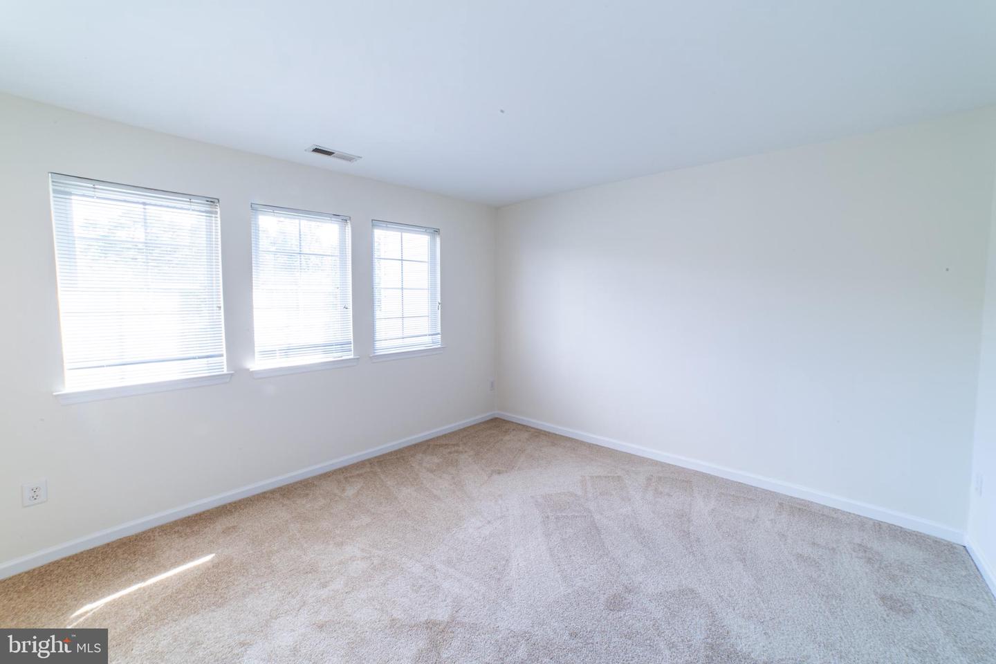 68 Colts Neck Dr