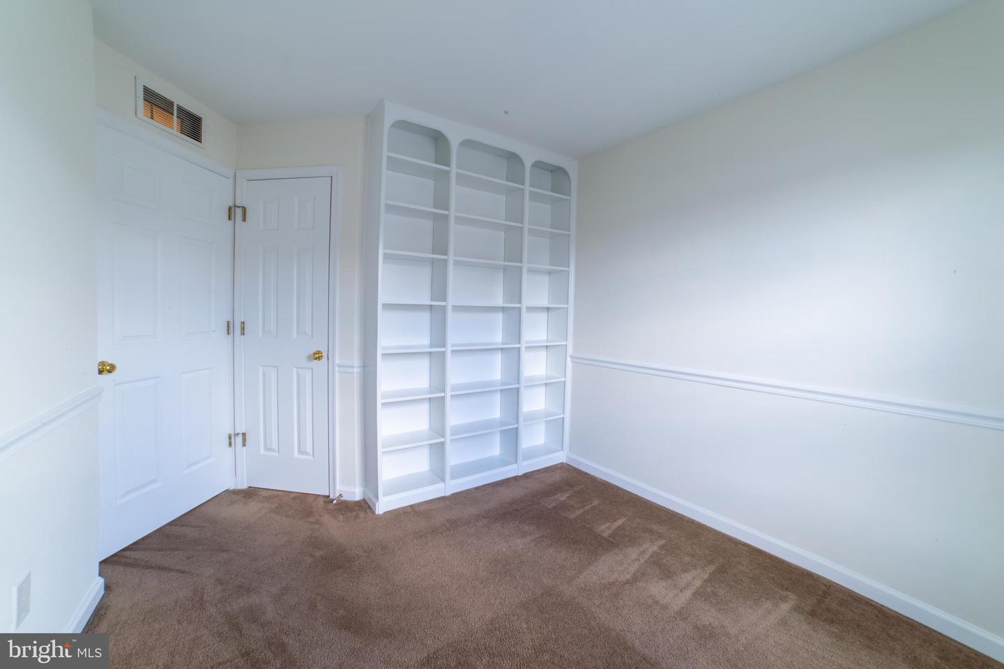 68 Colts Neck Dr