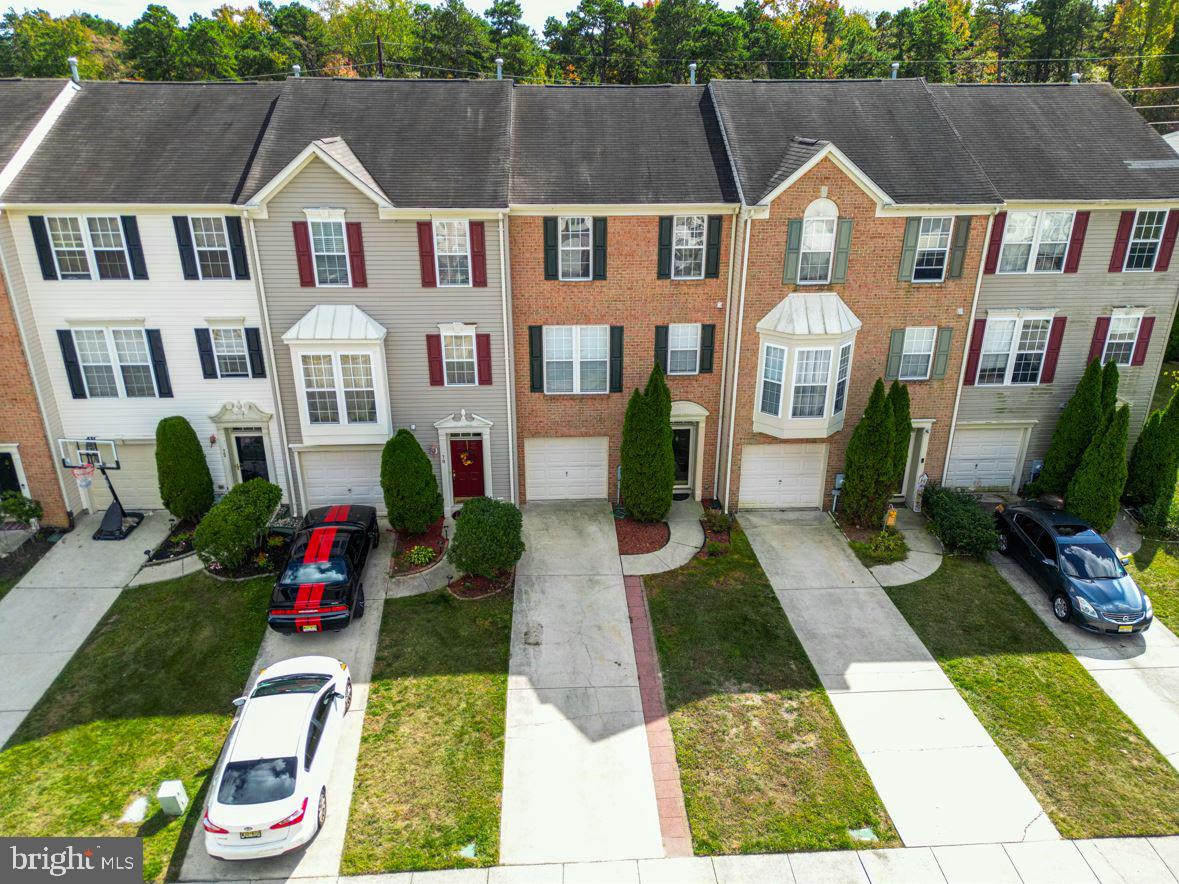 68 Colts Neck Dr