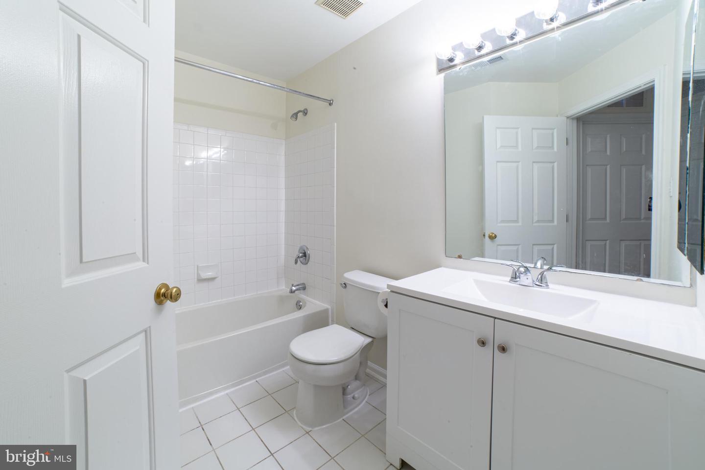 68 Colts Neck Dr