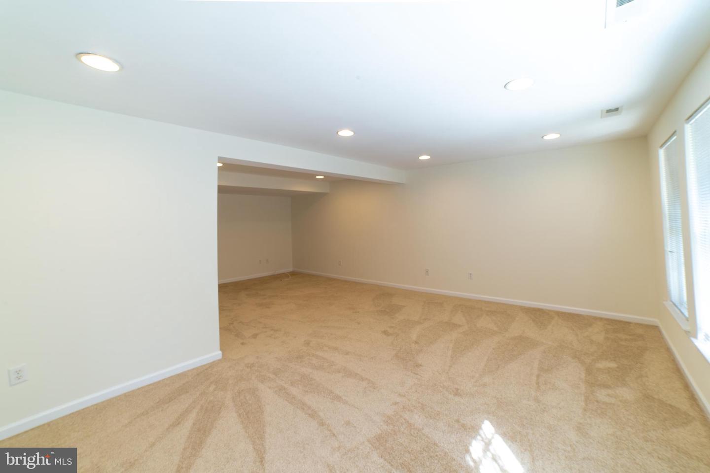68 Colts Neck Dr