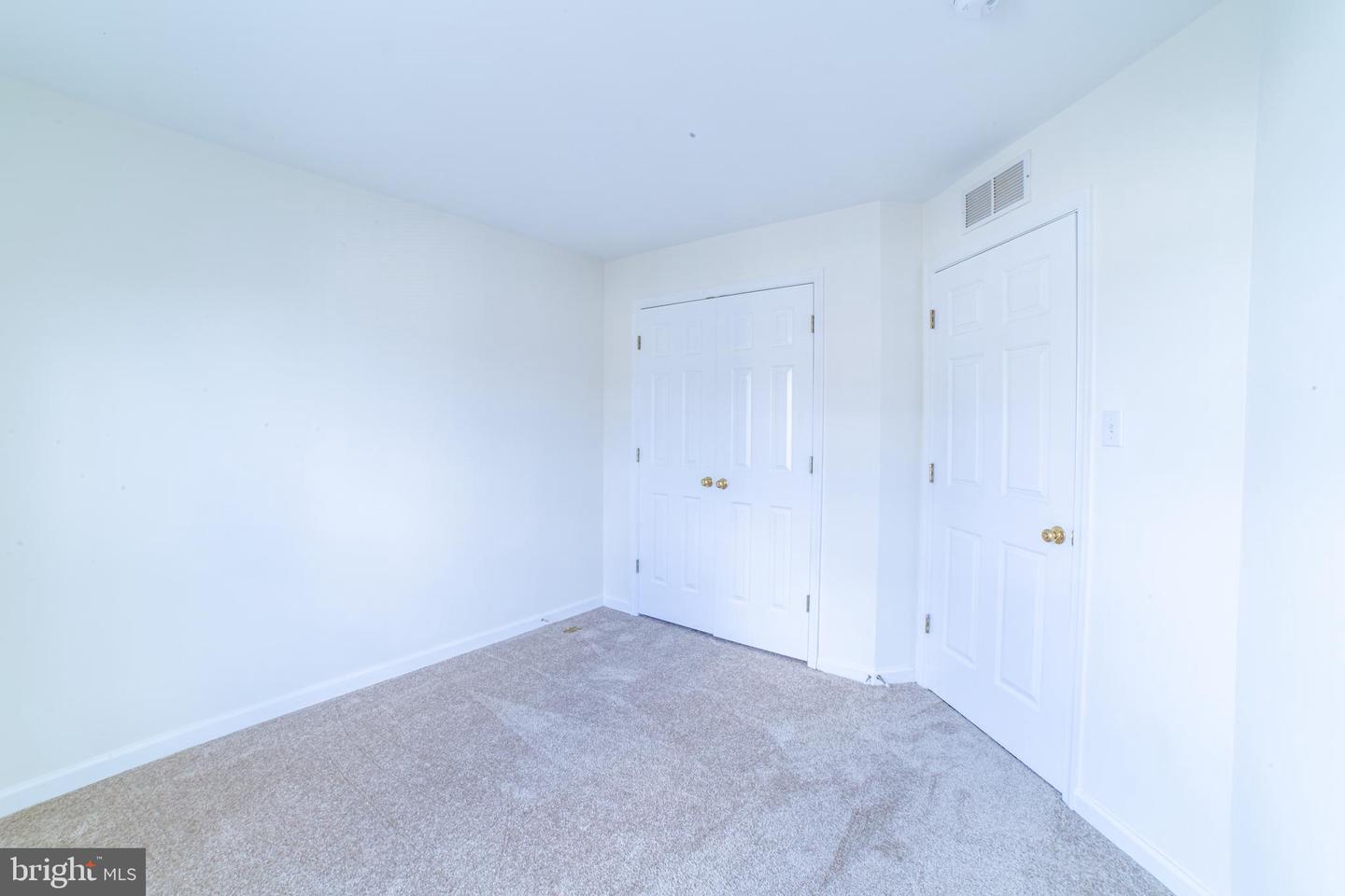 68 Colts Neck Dr