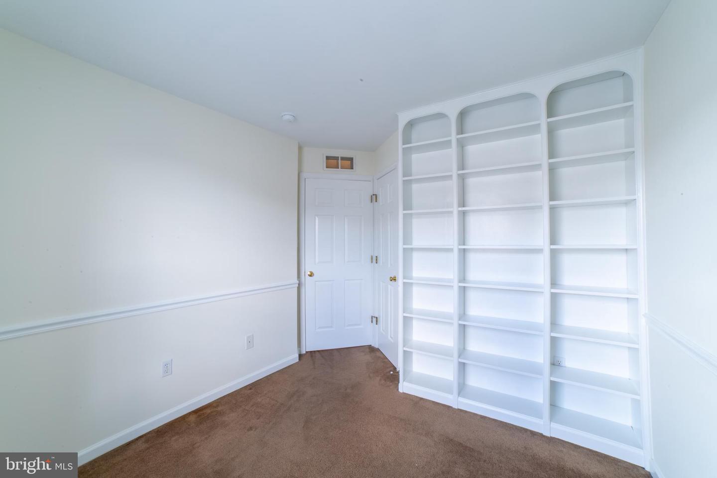 68 Colts Neck Dr