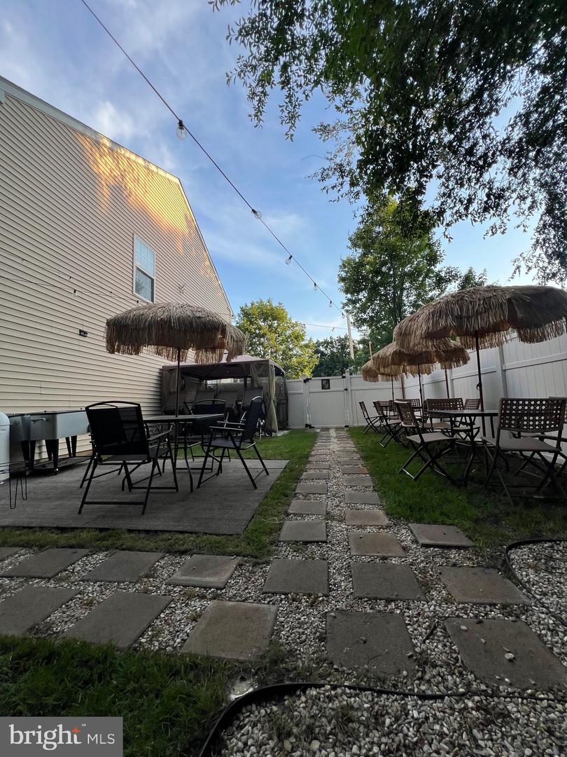 44 Meadowrue Ln