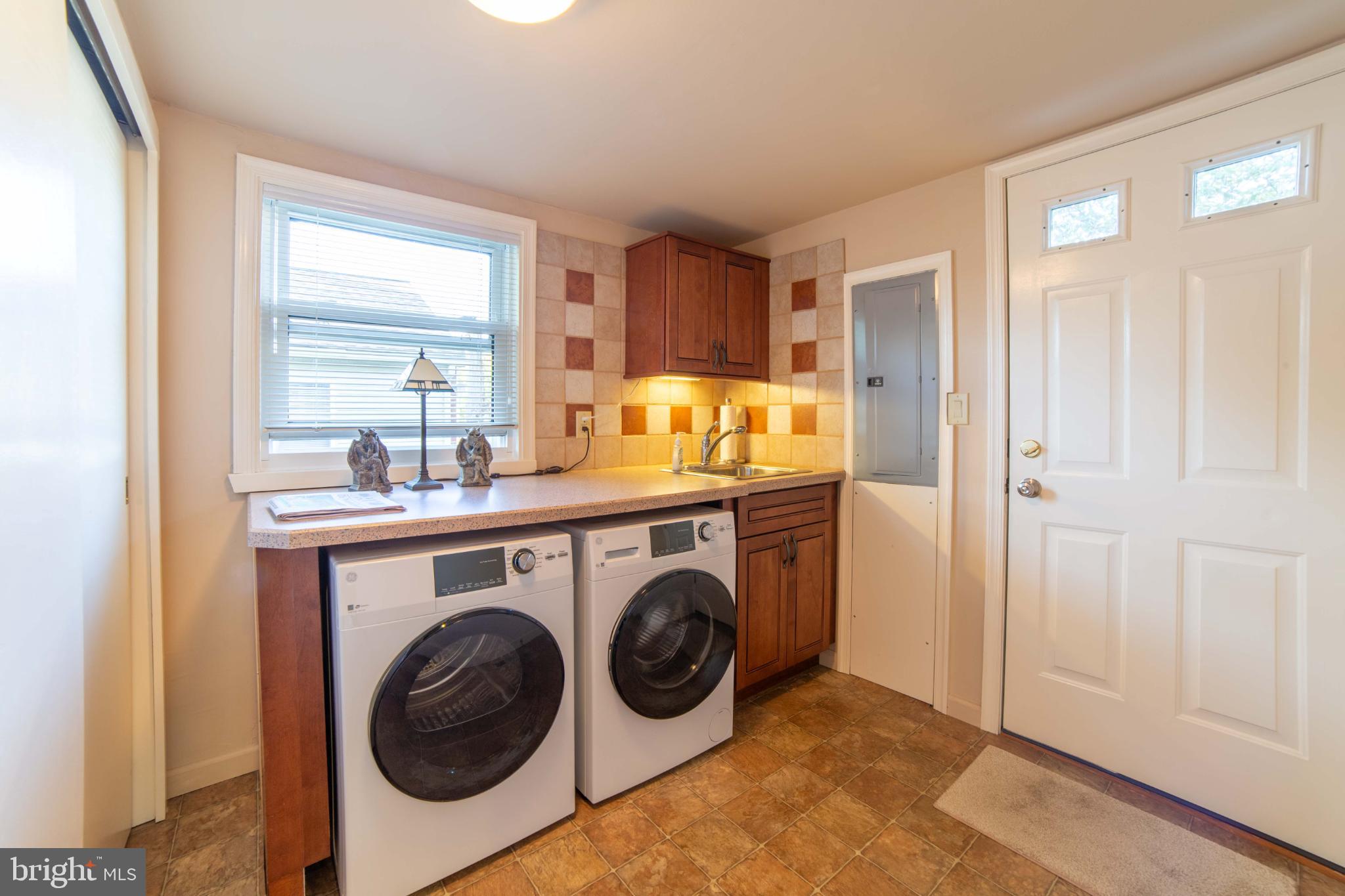 1800 S BURNT MILL ROAD