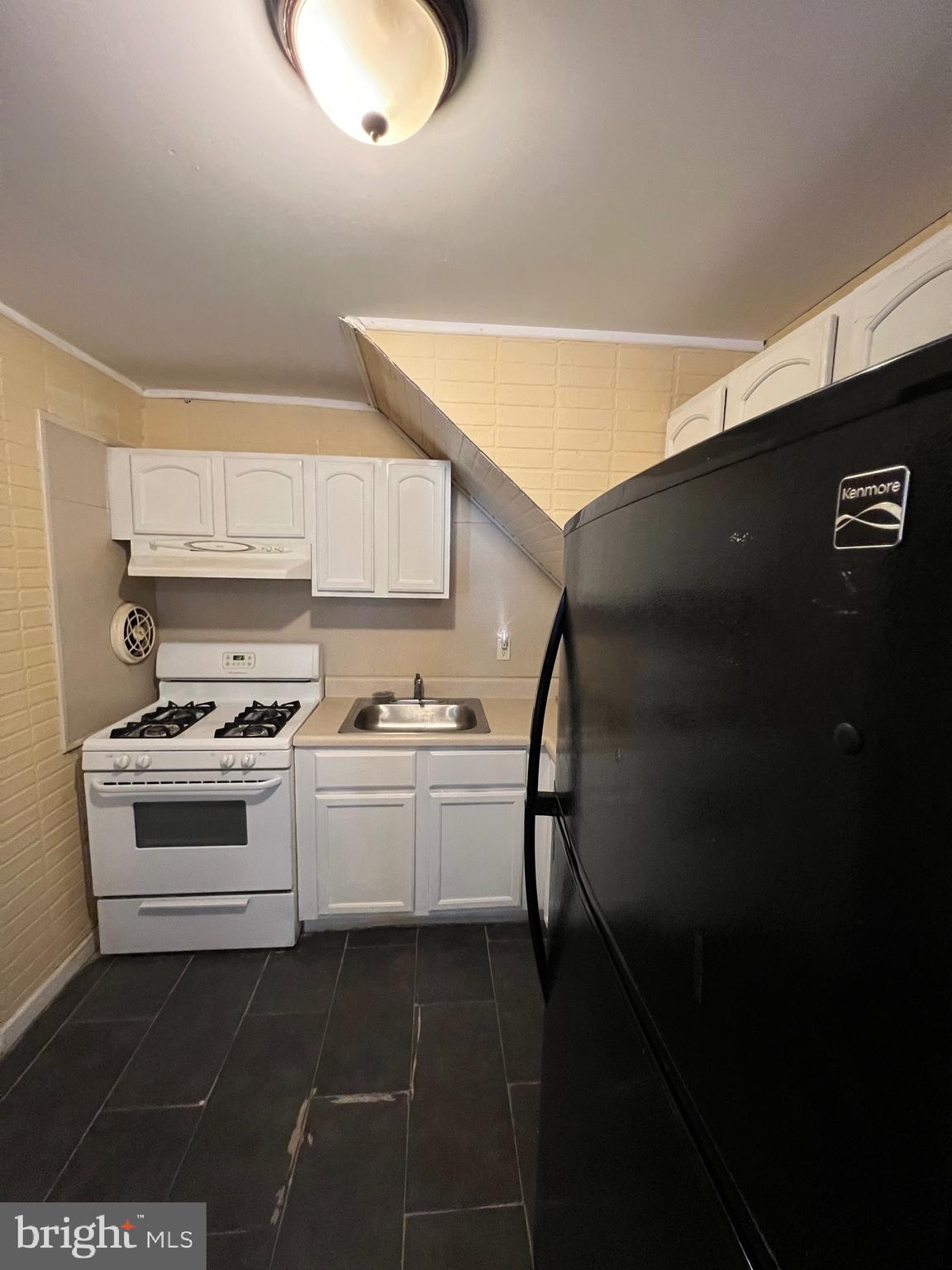 2435 WAINWRIGHT STREET