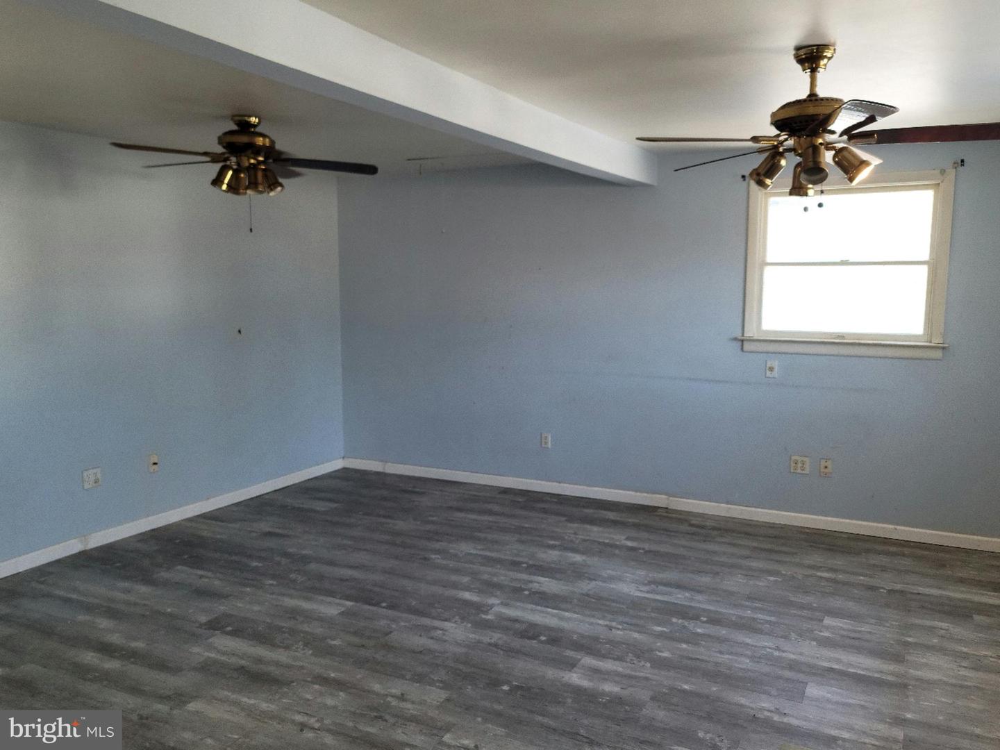 124 E Jacksonville Ave