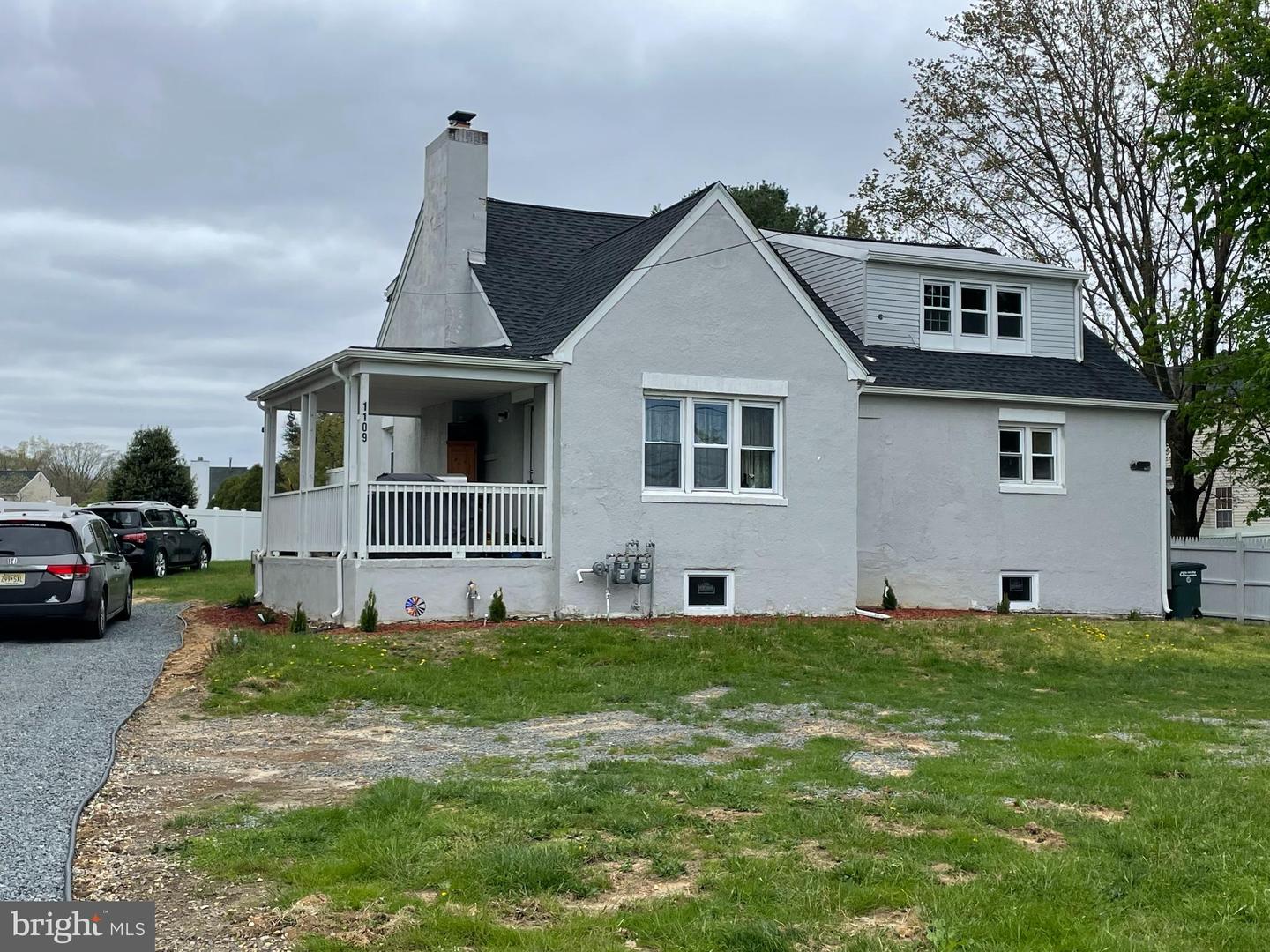 1109 N Main St