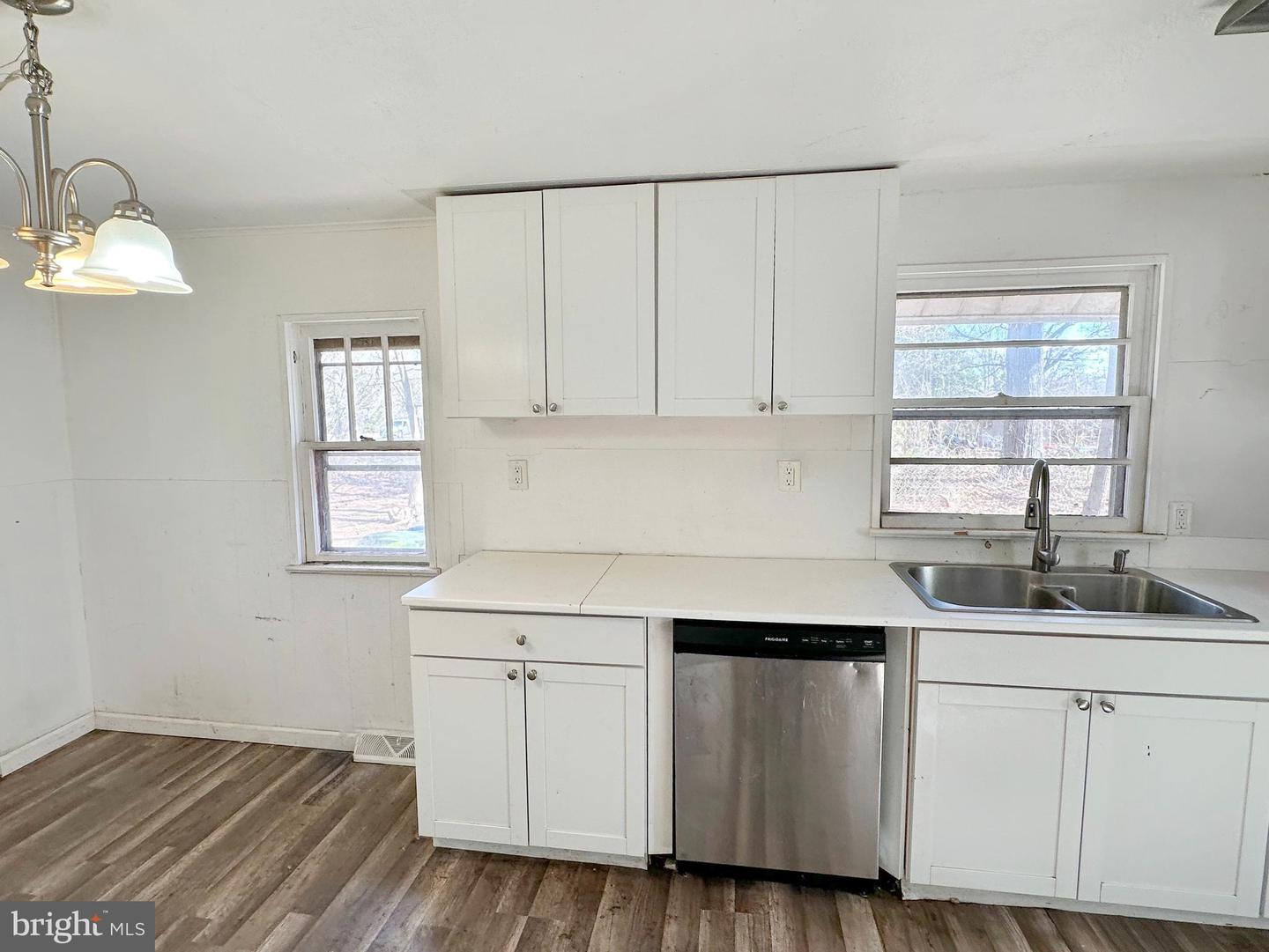 2397 Harding Hwy