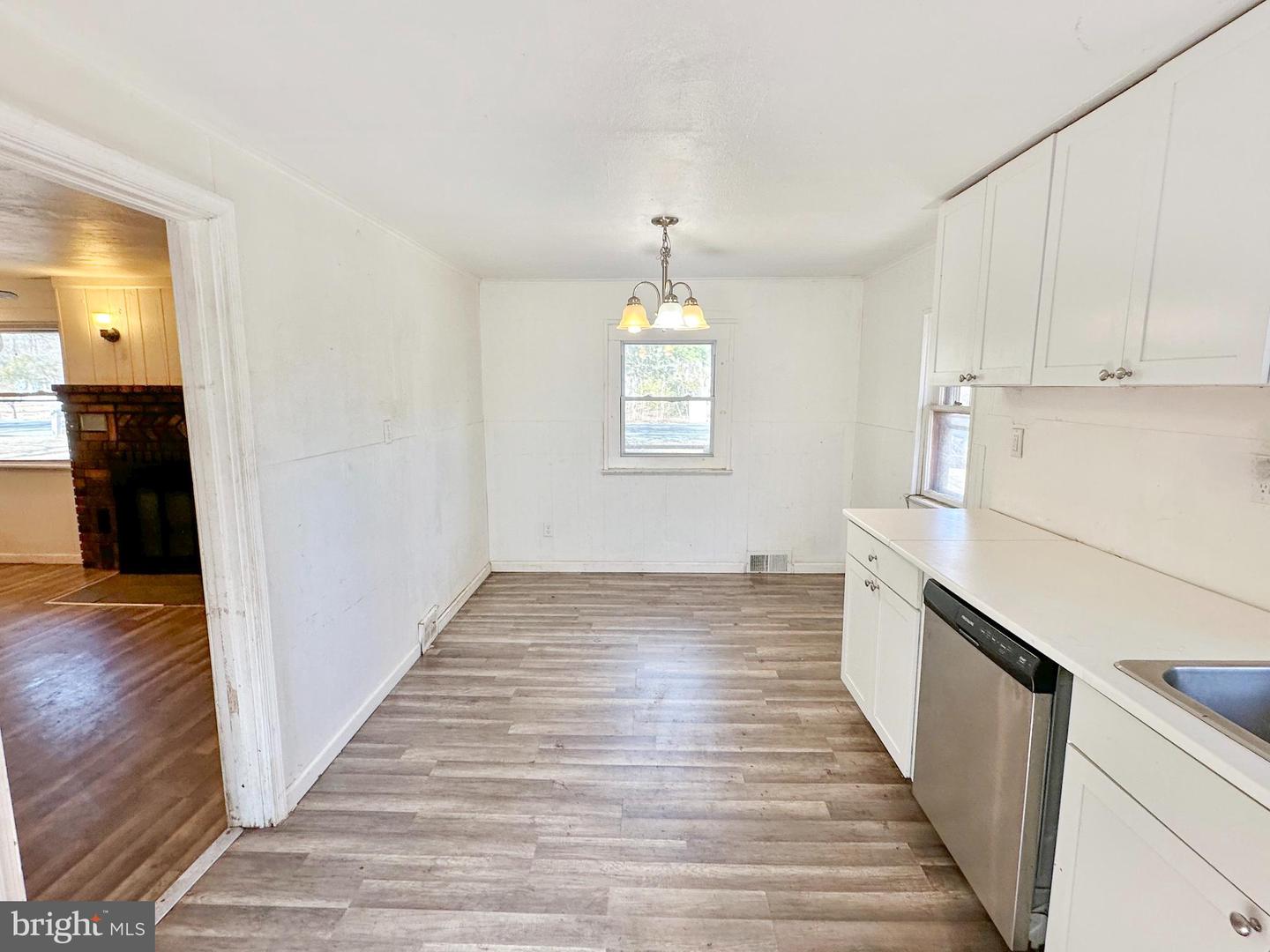 2397 Harding Hwy