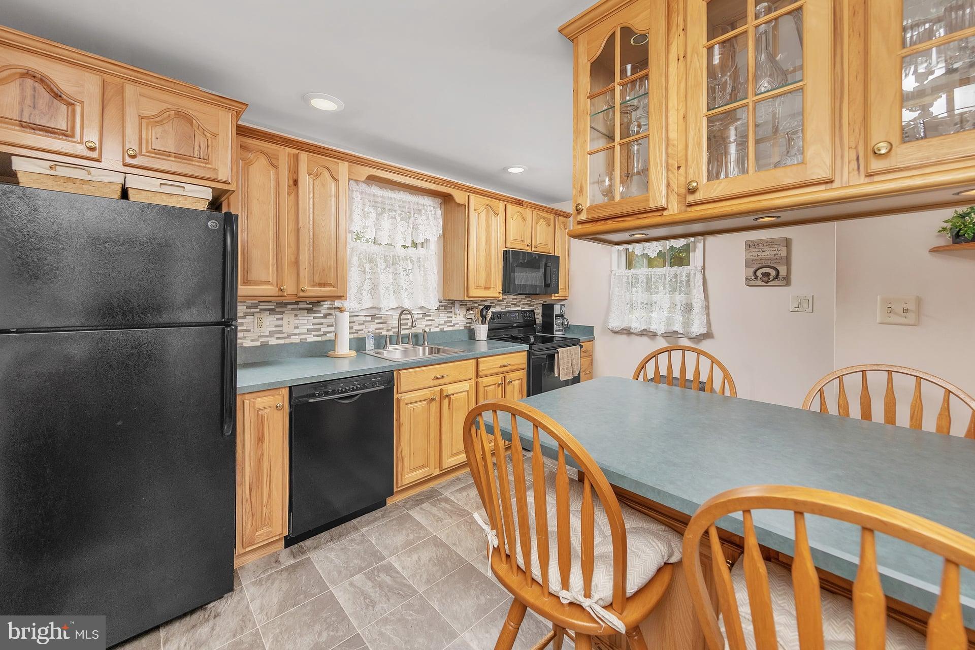 138 N FERNWOOD AVENUE