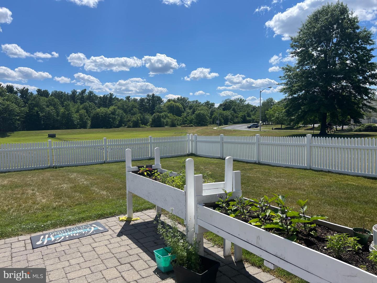 57 SANDSTONE RD