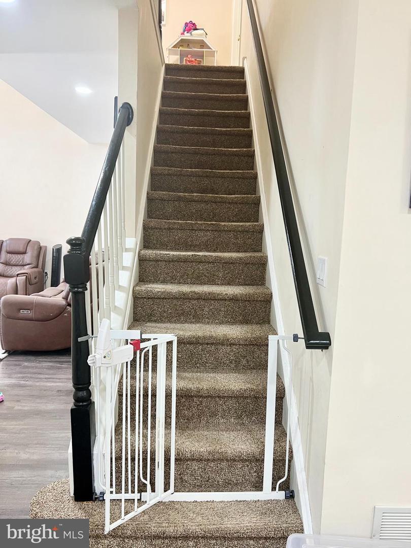 57 SANDSTONE RD