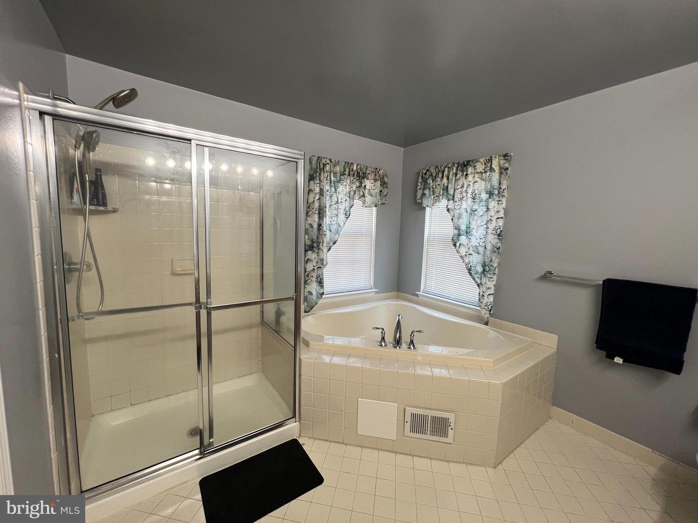 57 SANDSTONE RD
