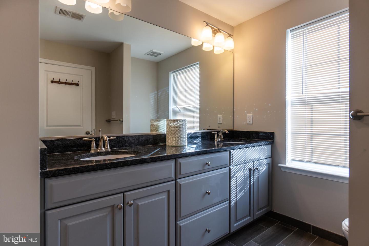 2403 FARMALL LN