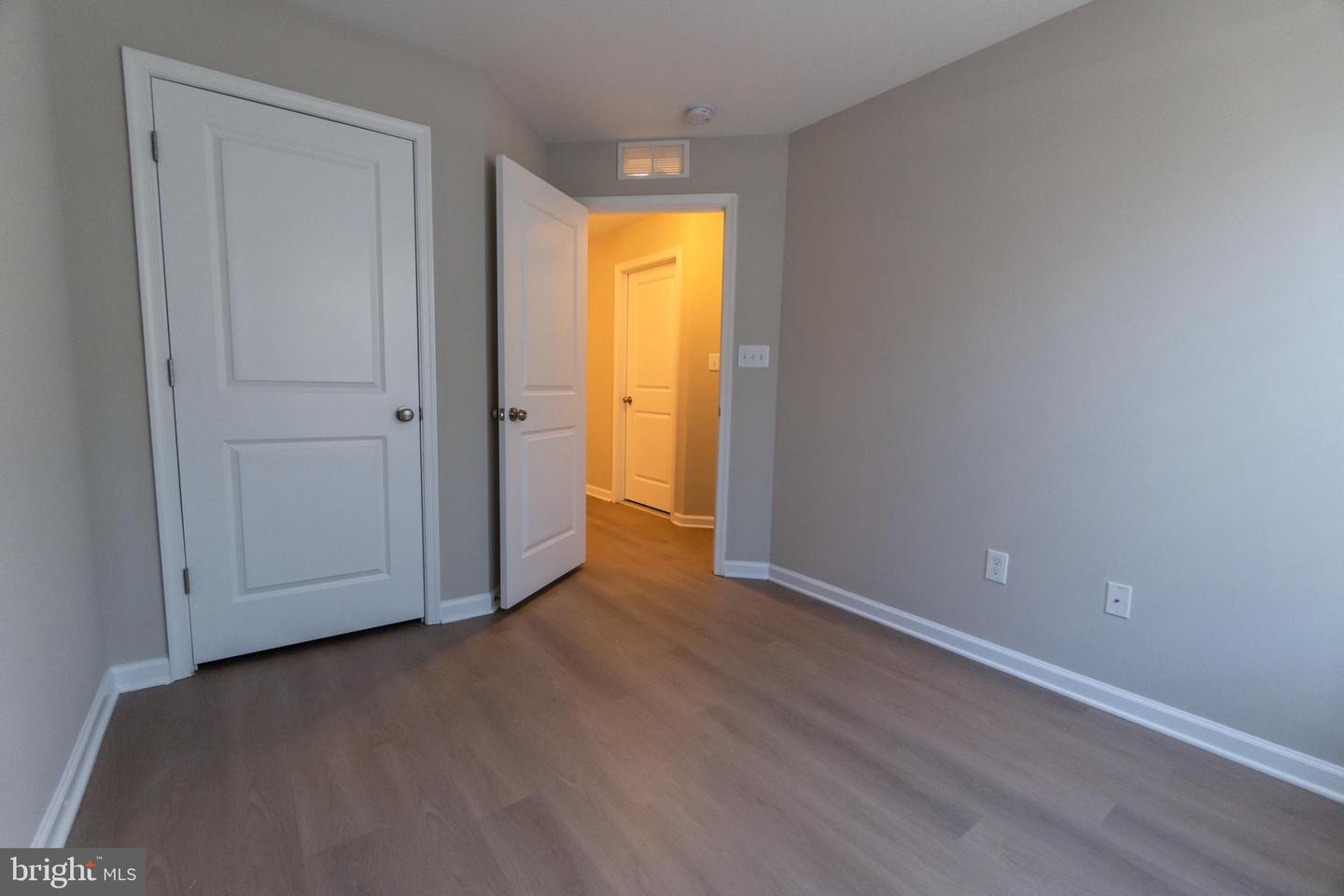 2403 FARMALL LN
