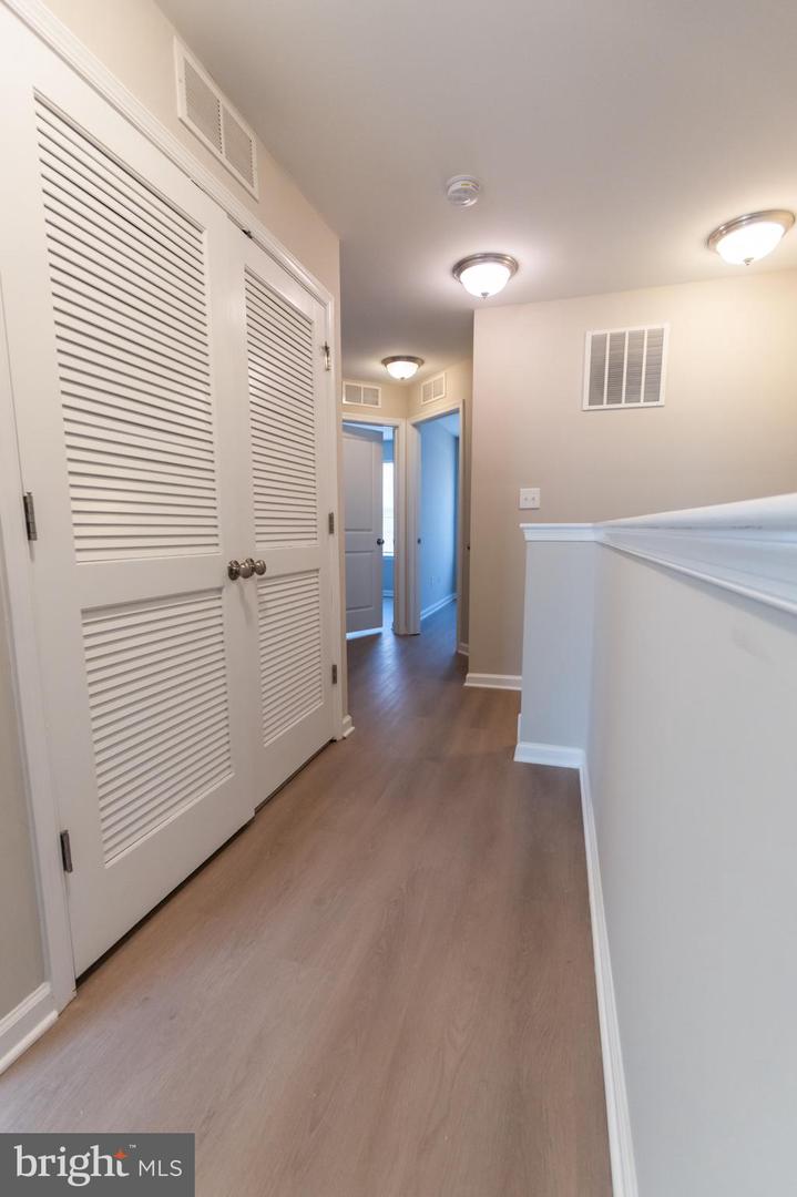 2403 FARMALL LN