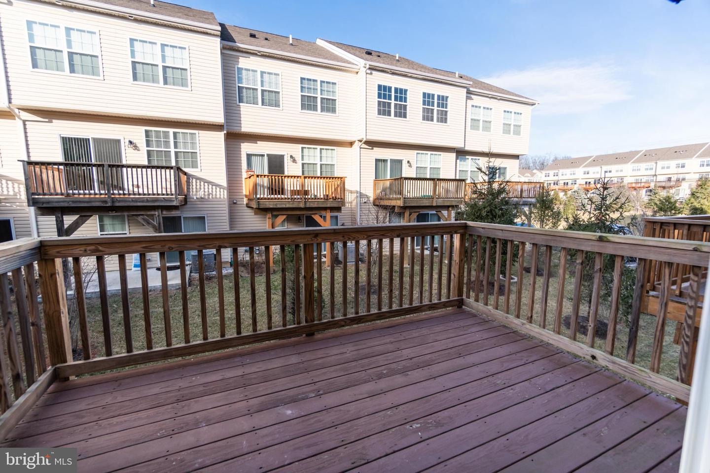 2403 FARMALL LN