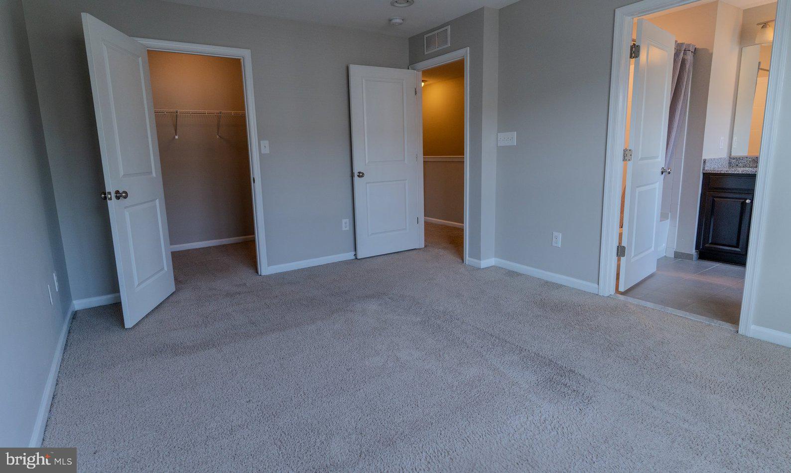 1606 HIGHTS FARM RD