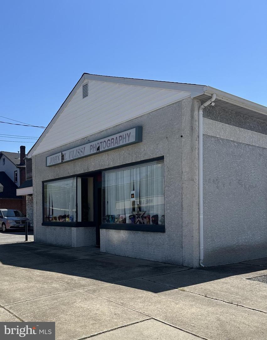174 N Broadway