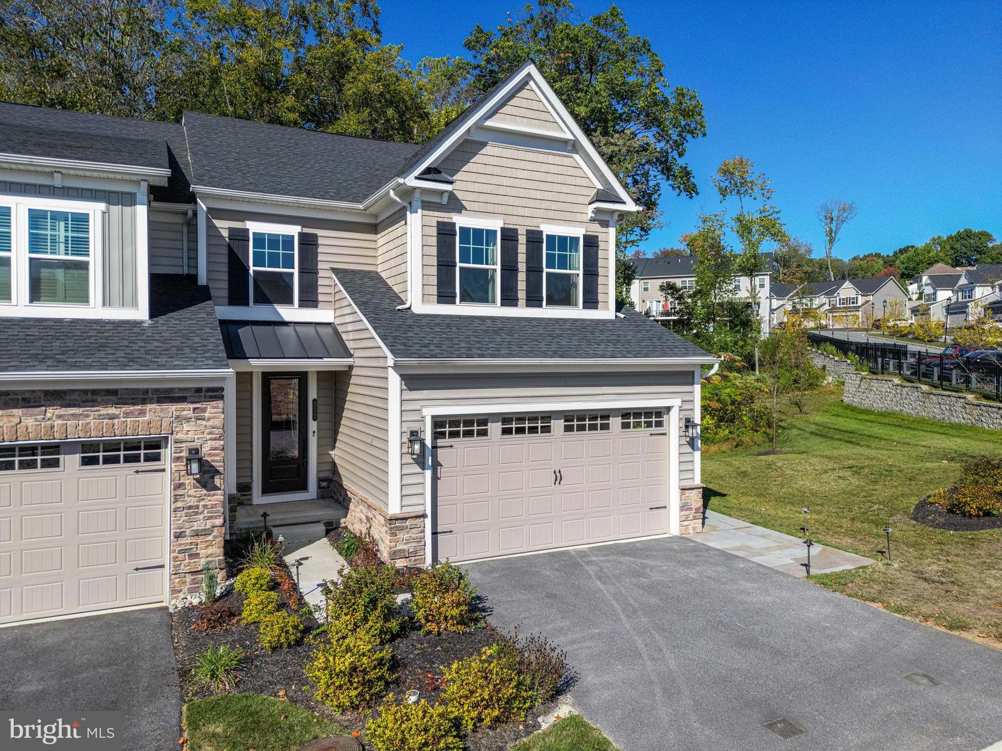 237 W Ponds Edge Dr