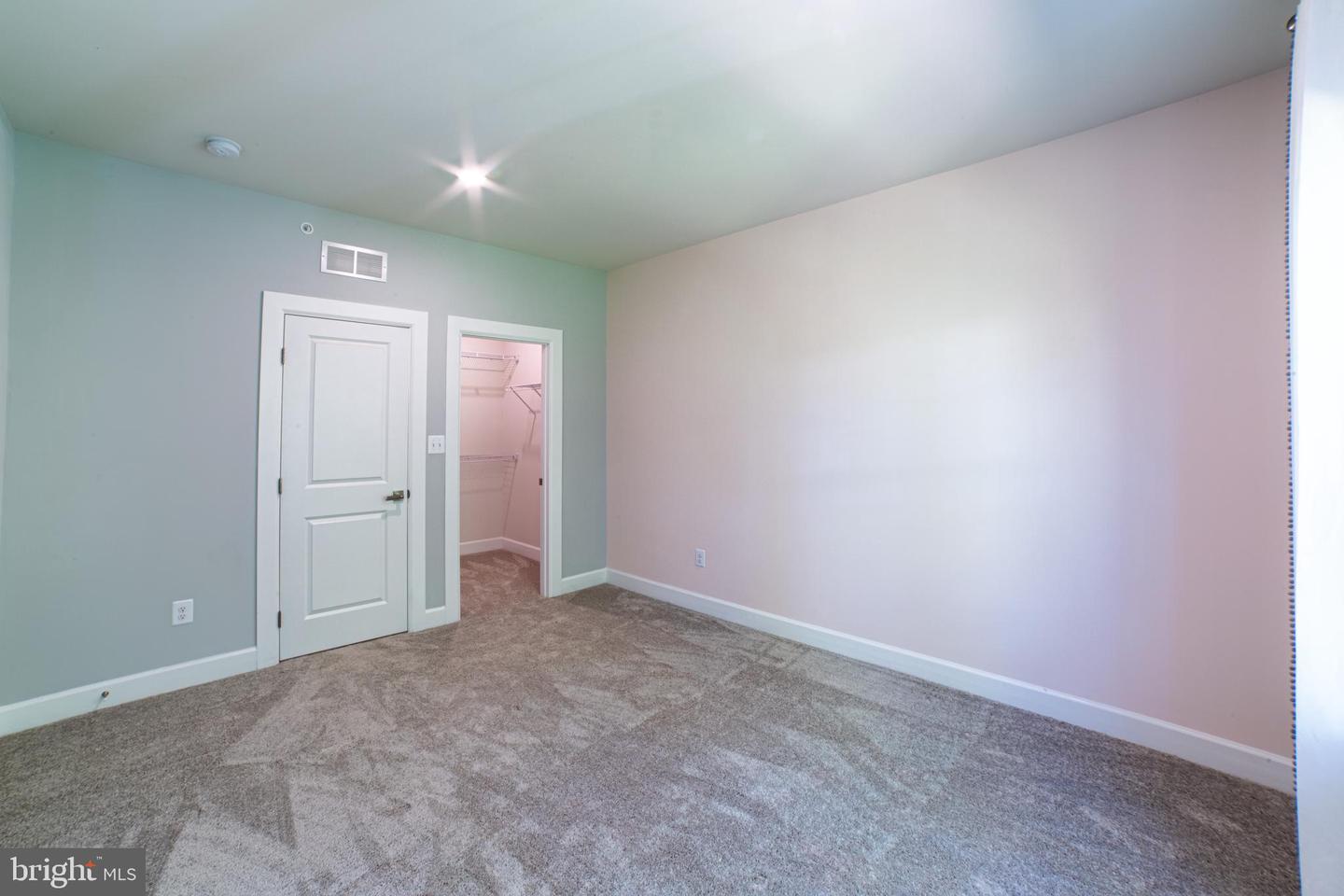 237 W Ponds Edge Dr