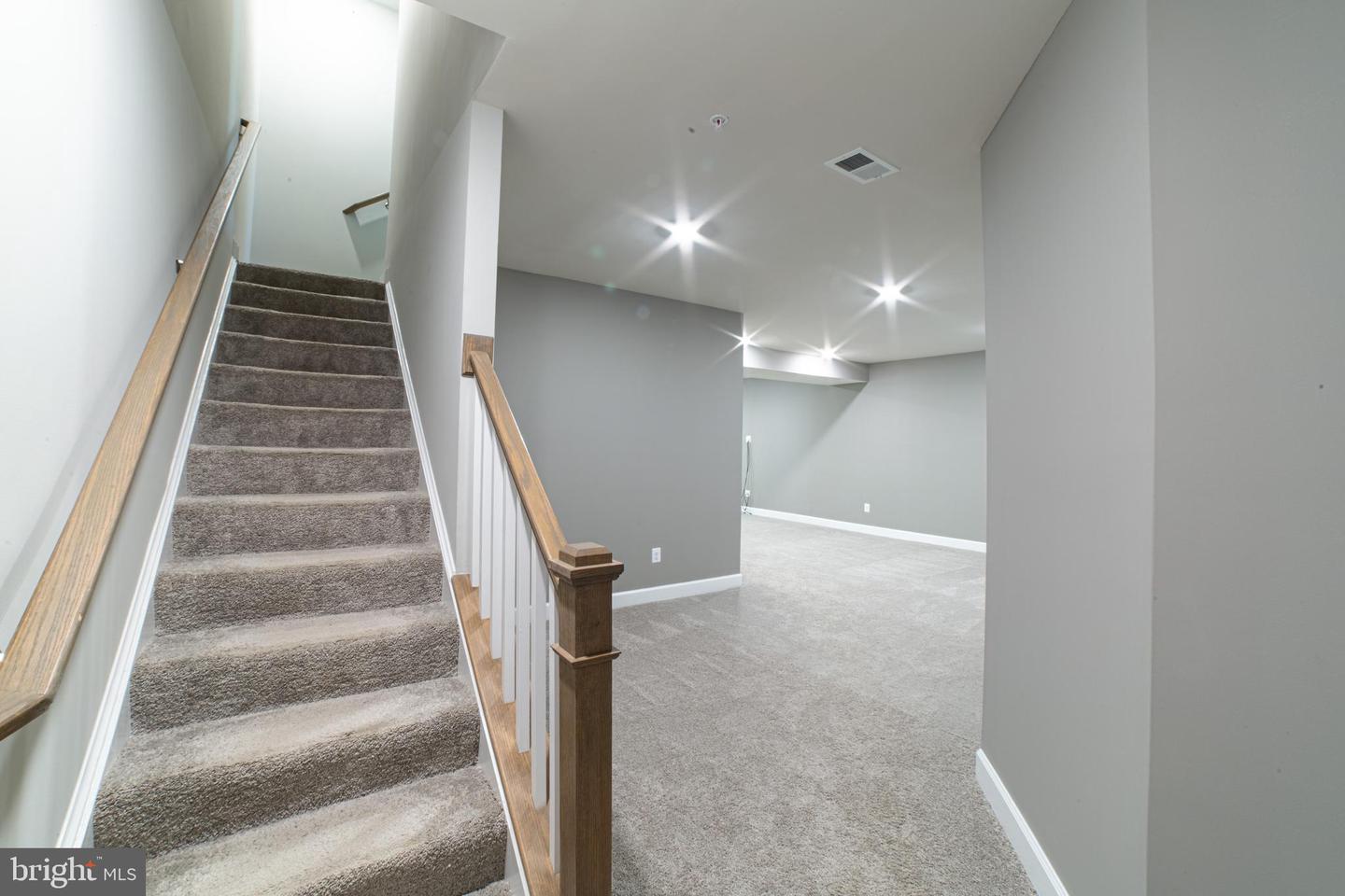 237 W Ponds Edge Dr