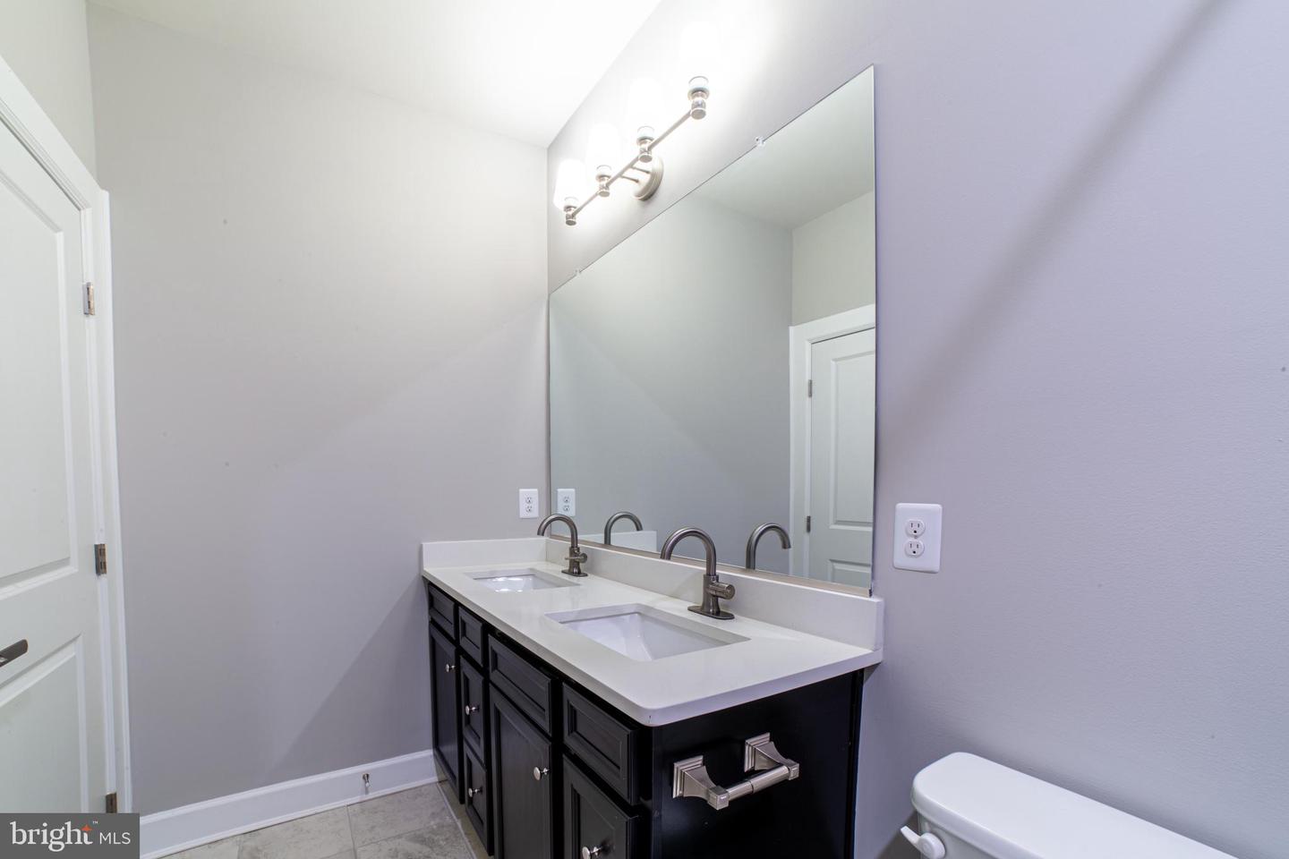 237 W Ponds Edge Dr