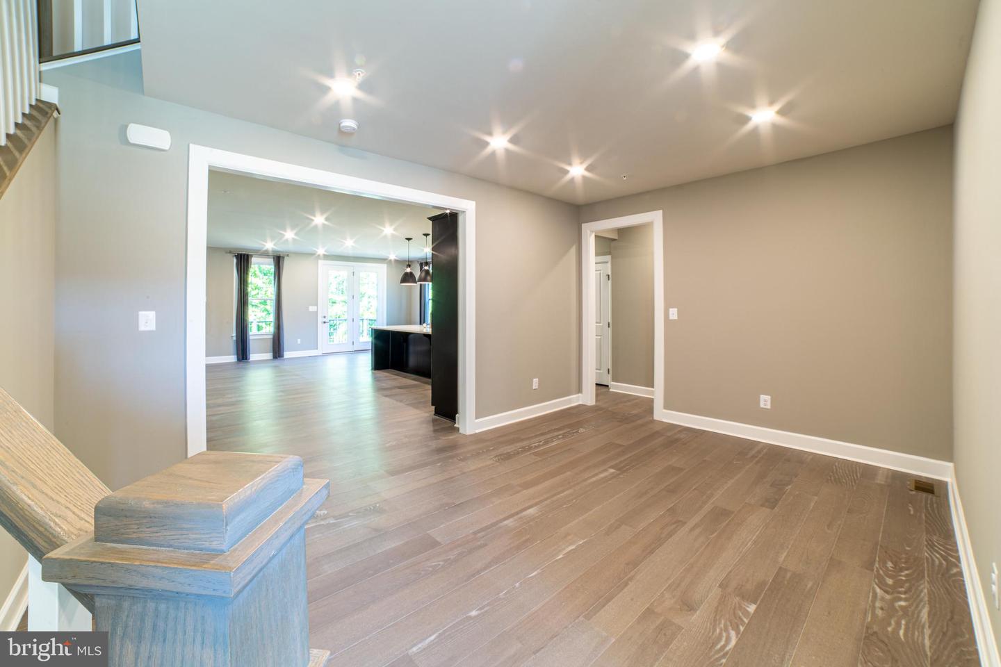 237 W Ponds Edge Dr