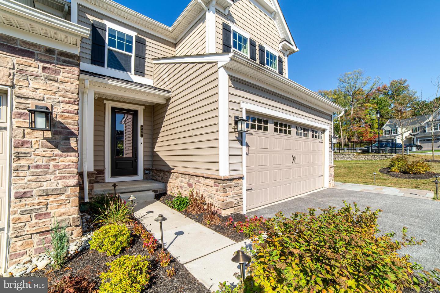 237 W Ponds Edge Dr