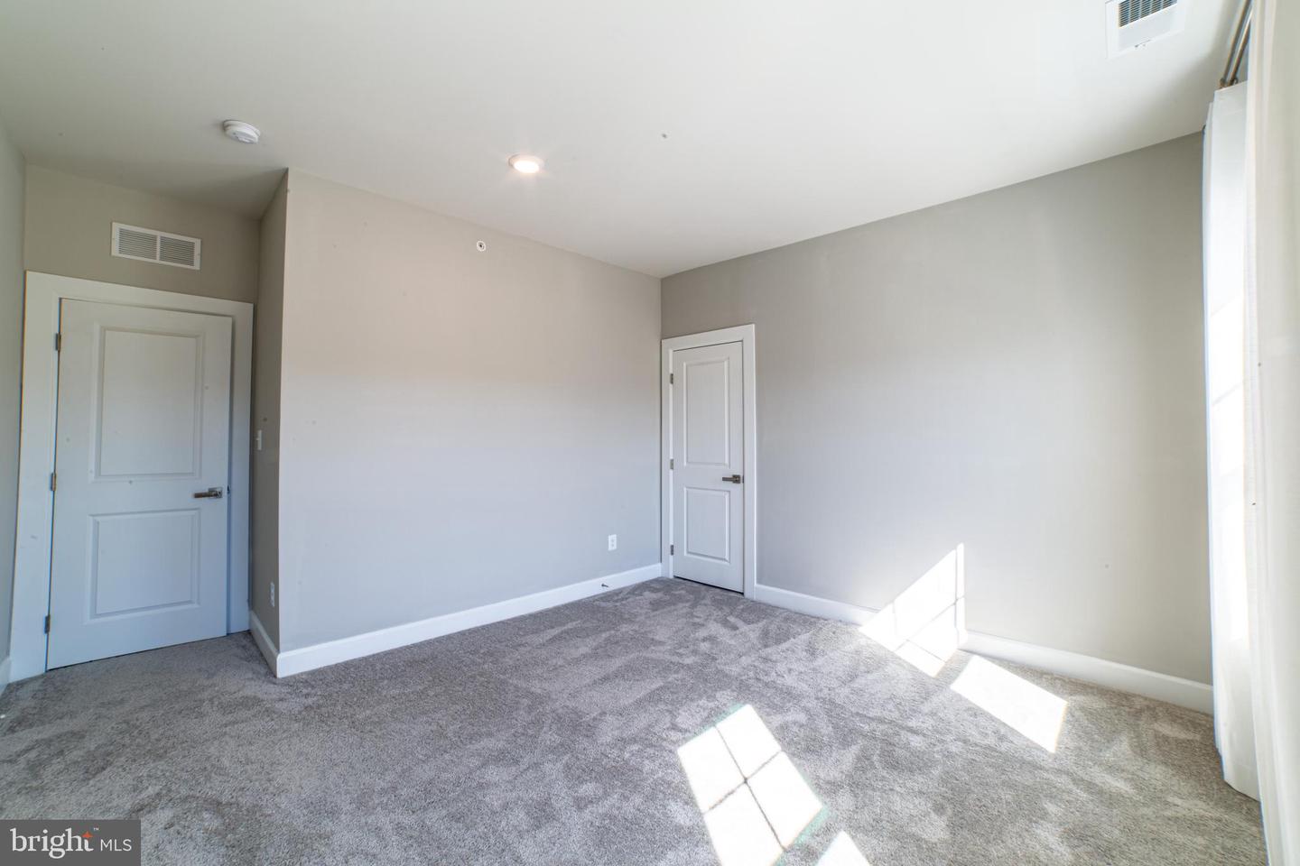 237 W Ponds Edge Dr