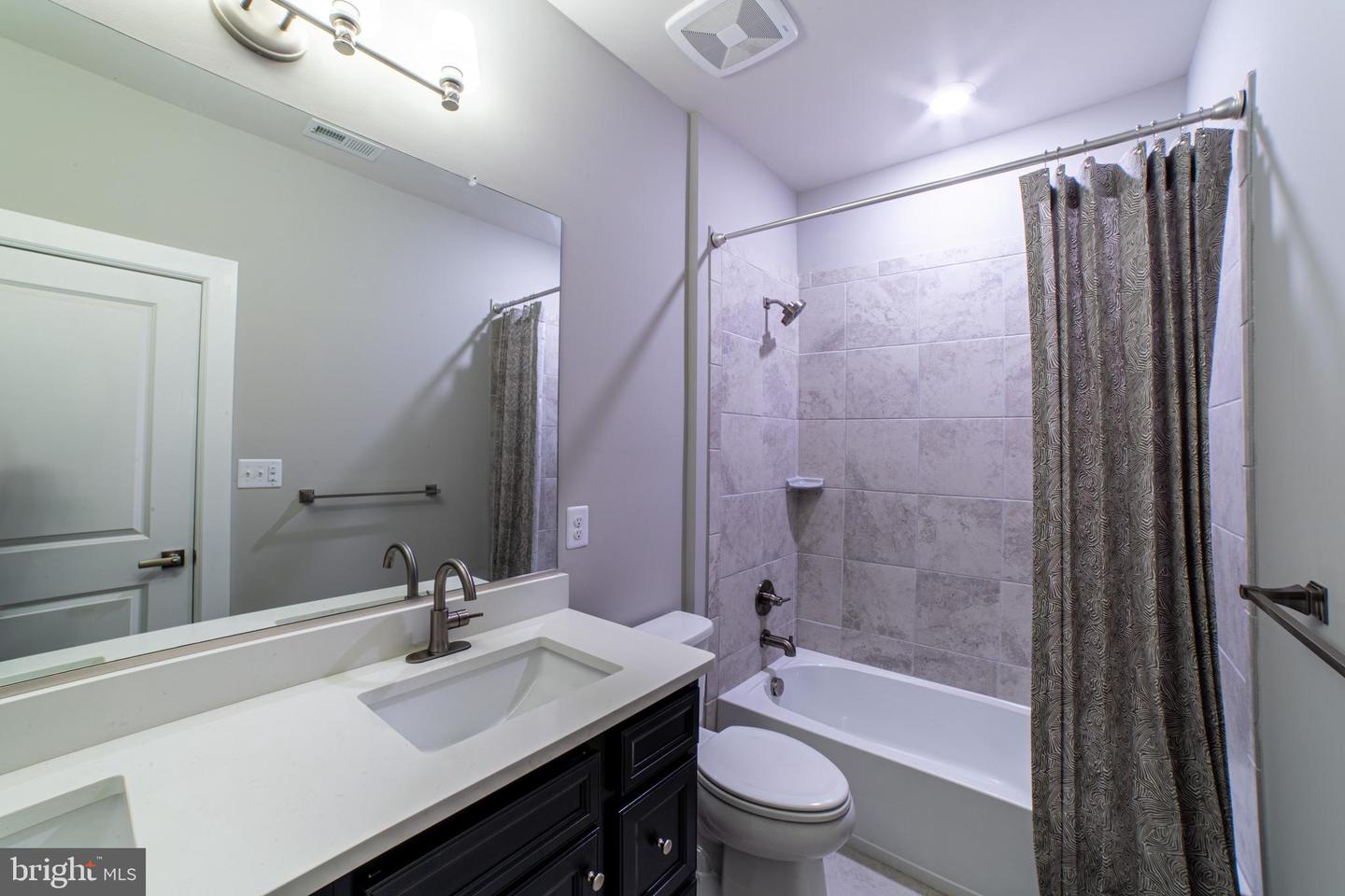 237 W Ponds Edge Dr