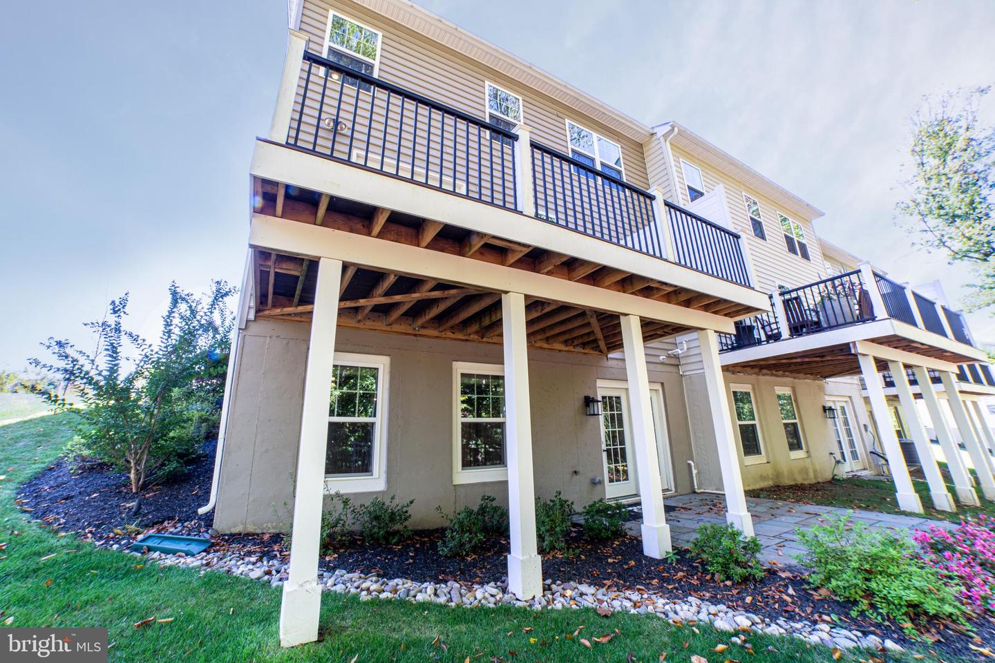 237 W Ponds Edge Dr