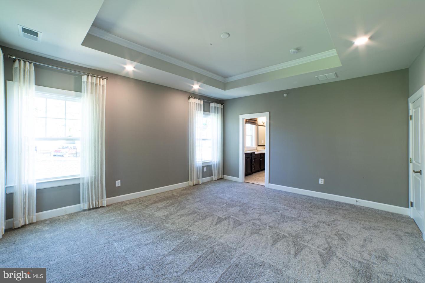 237 W Ponds Edge Dr