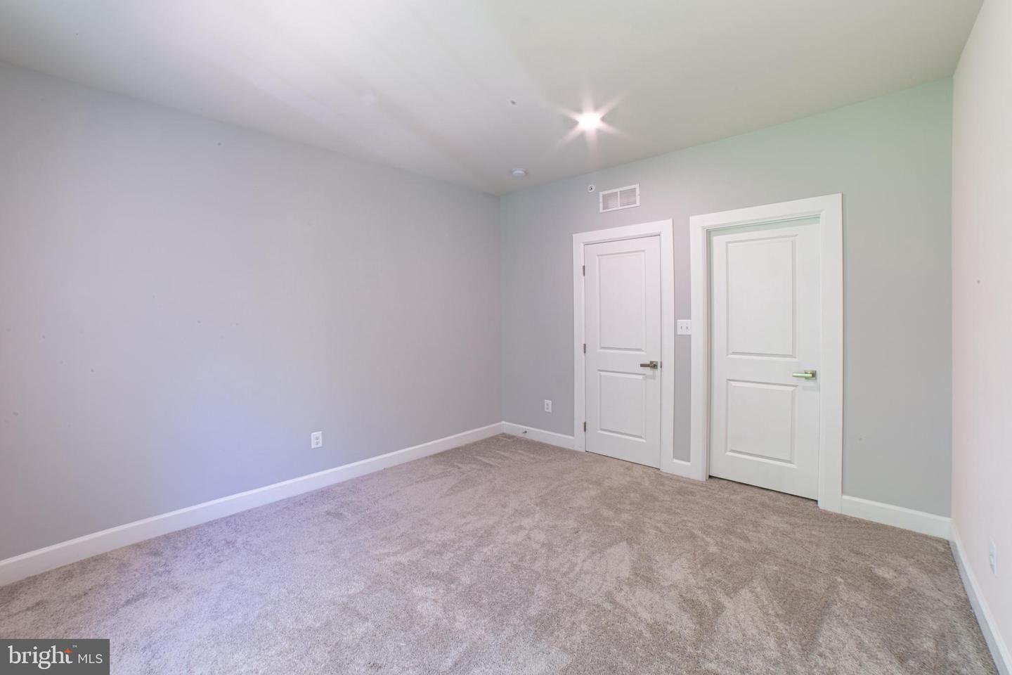 237 W Ponds Edge Dr