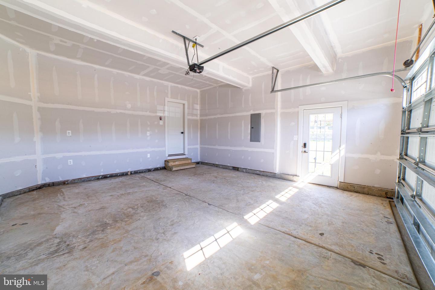 237 W Ponds Edge Dr