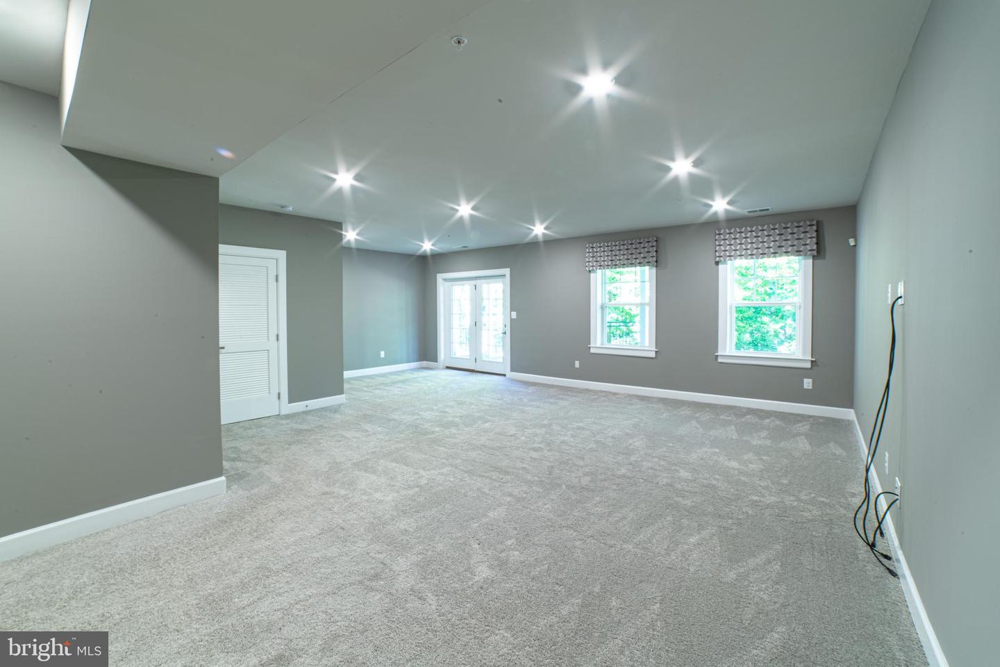 237 W Ponds Edge Dr