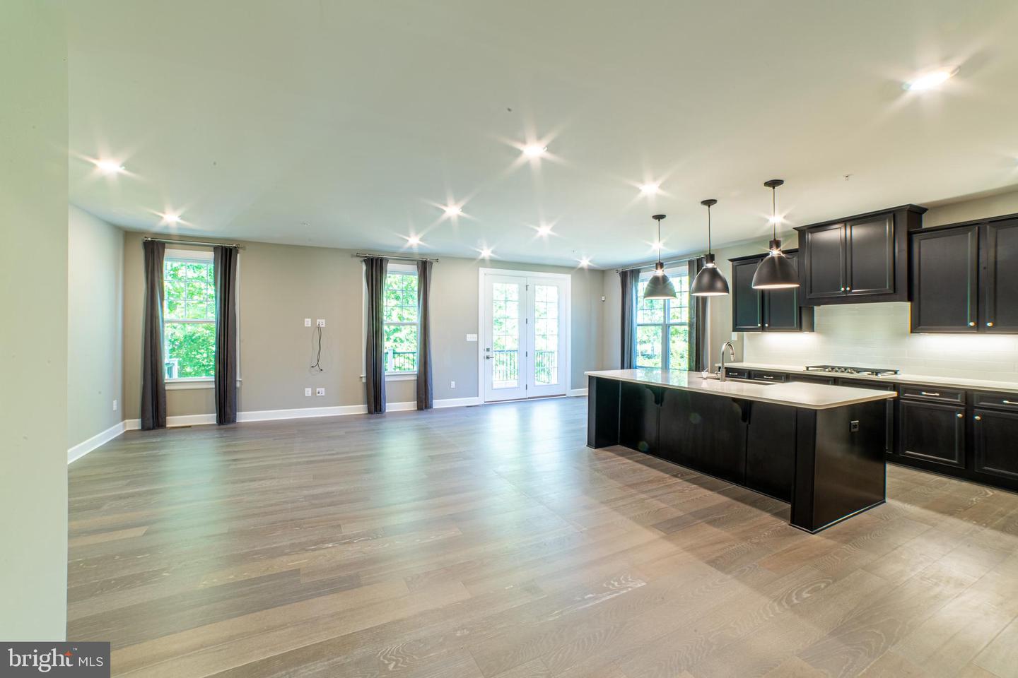 237 W Ponds Edge Dr