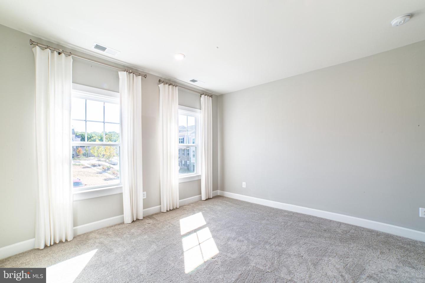 237 W Ponds Edge Dr