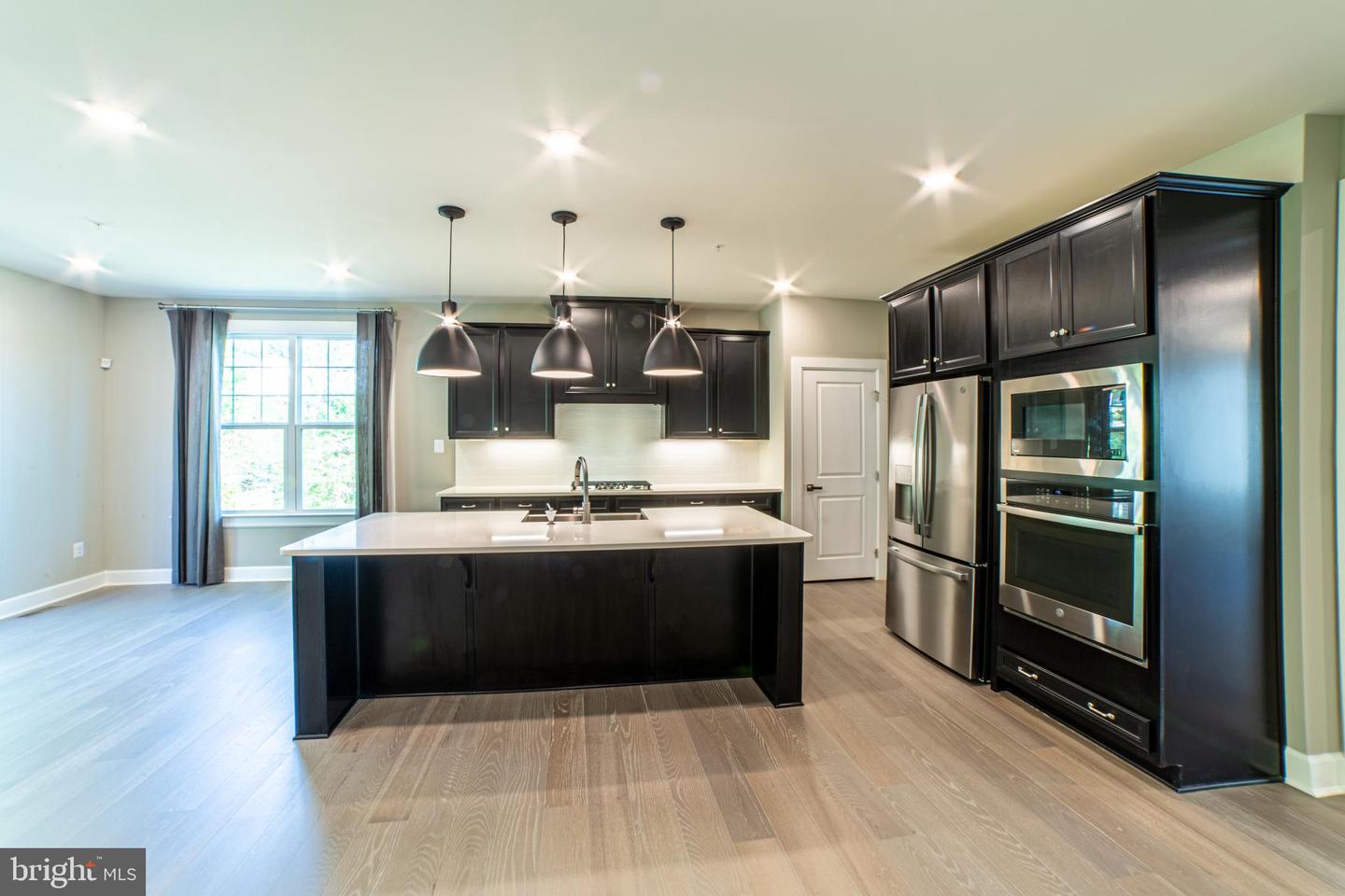 237 W Ponds Edge Dr