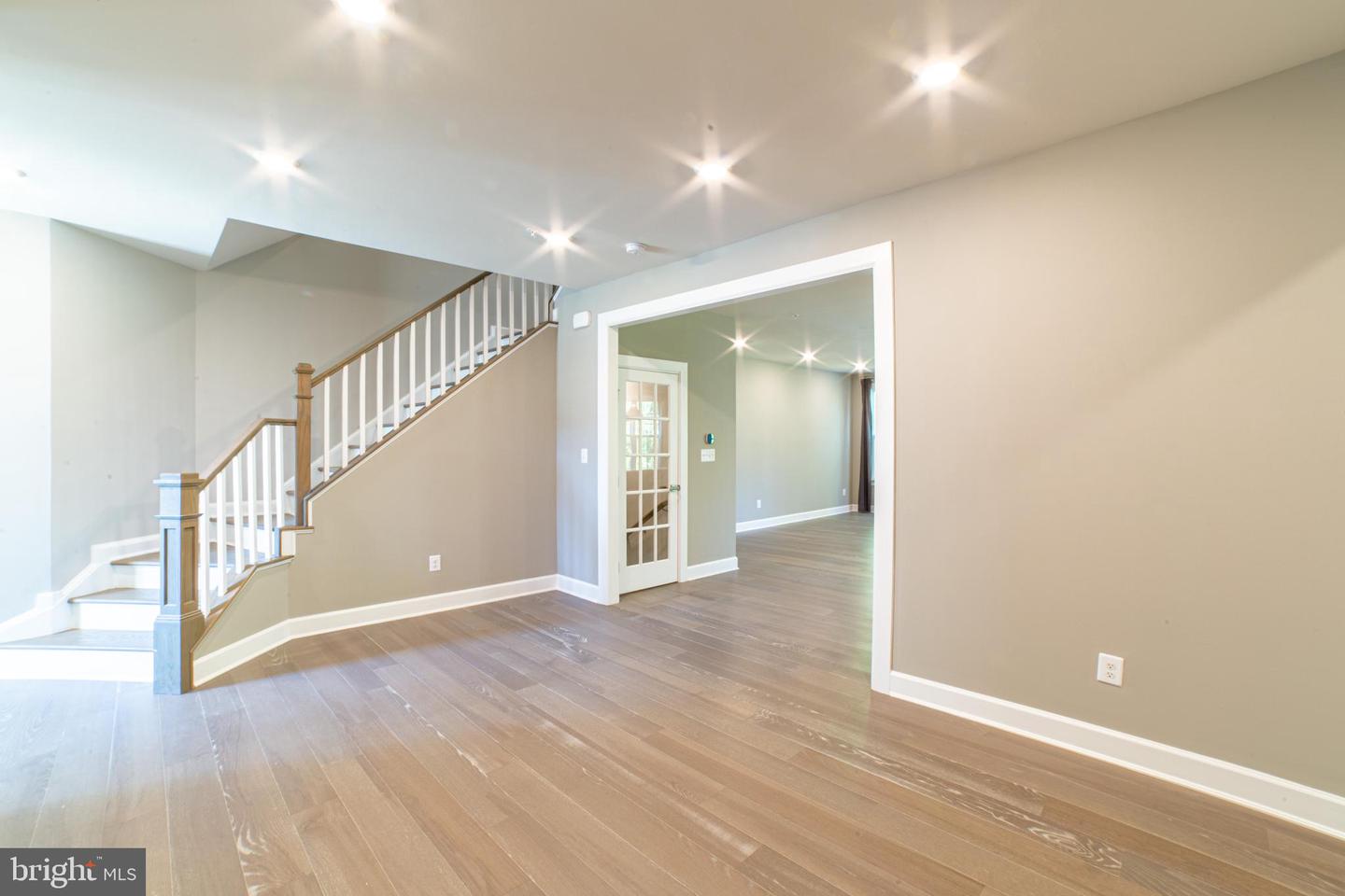 237 W Ponds Edge Dr