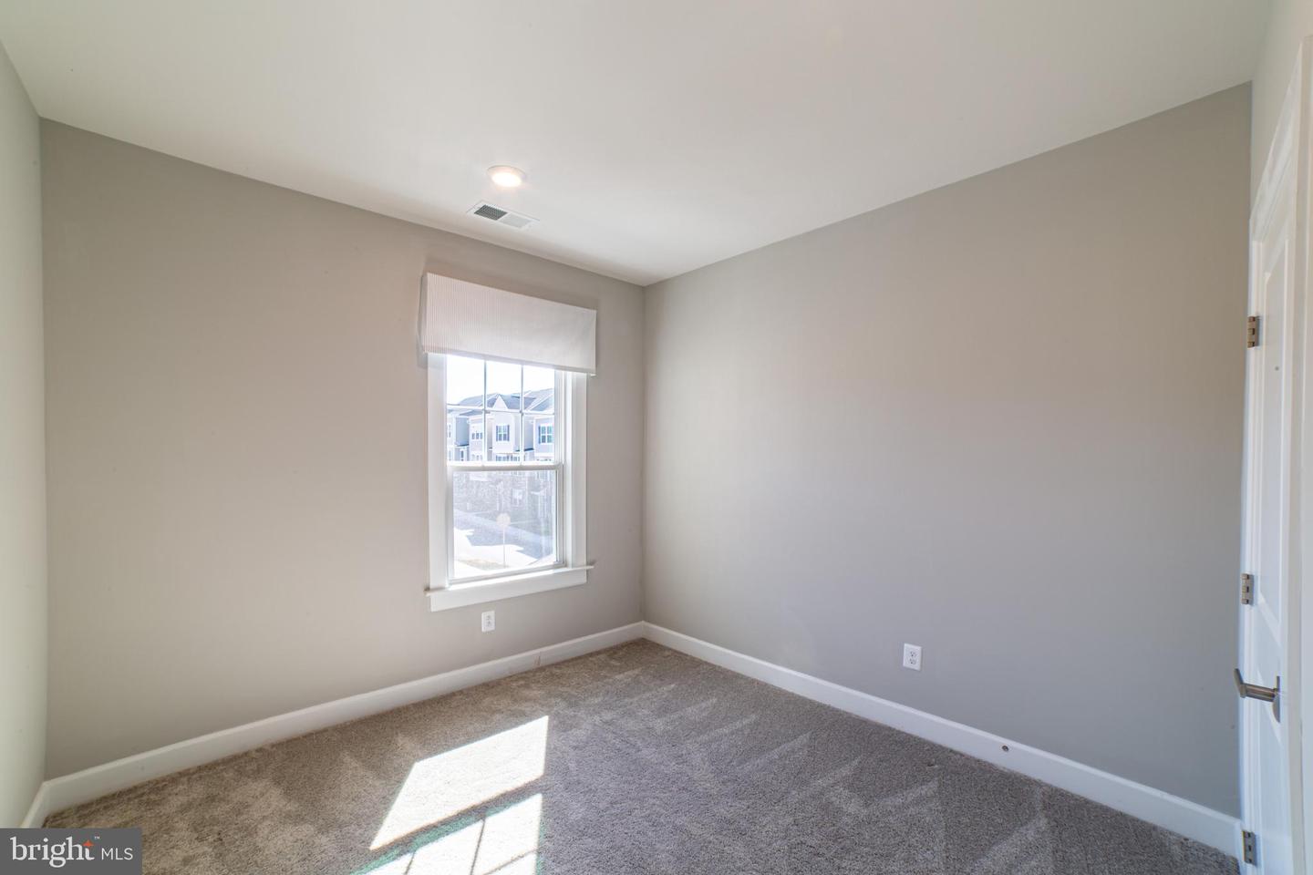 237 W Ponds Edge Dr