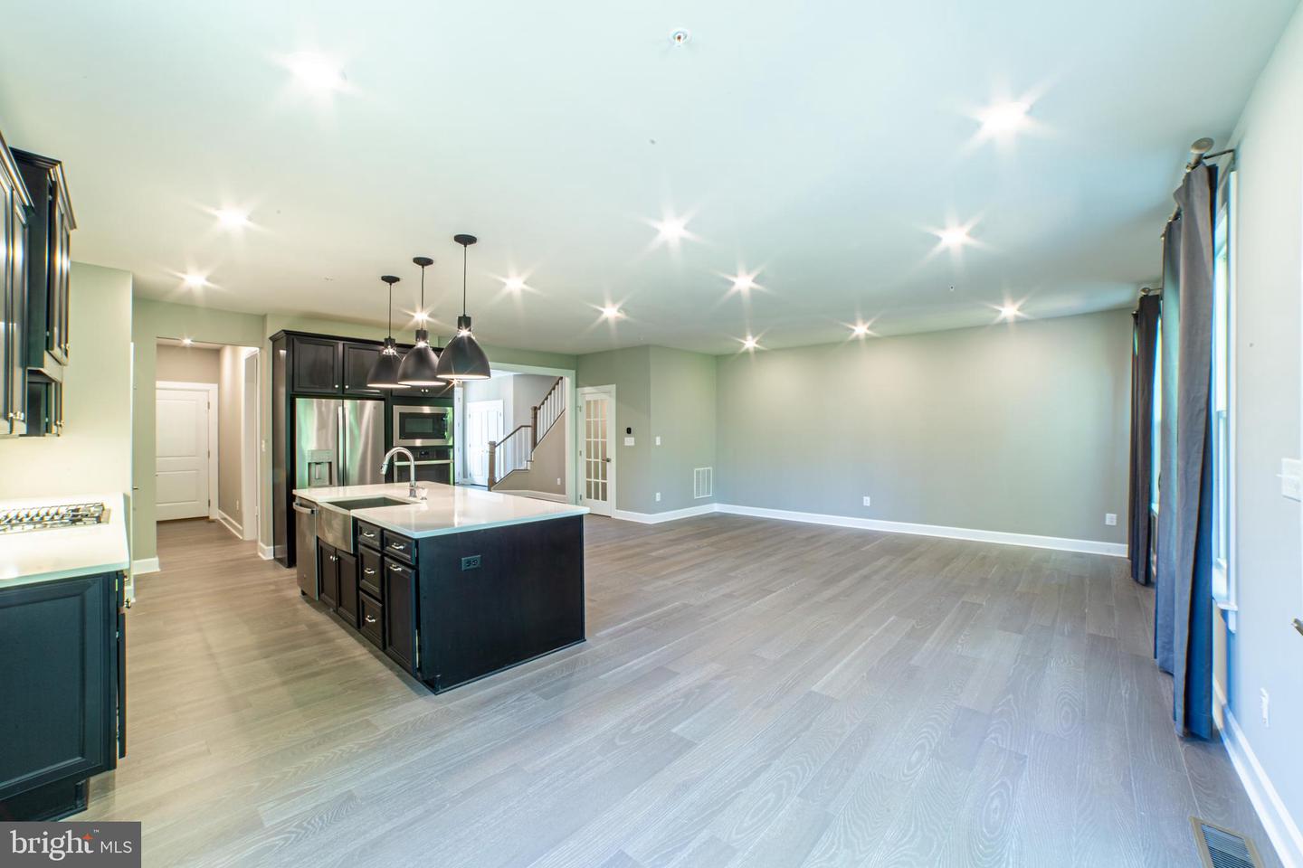 237 W Ponds Edge Dr