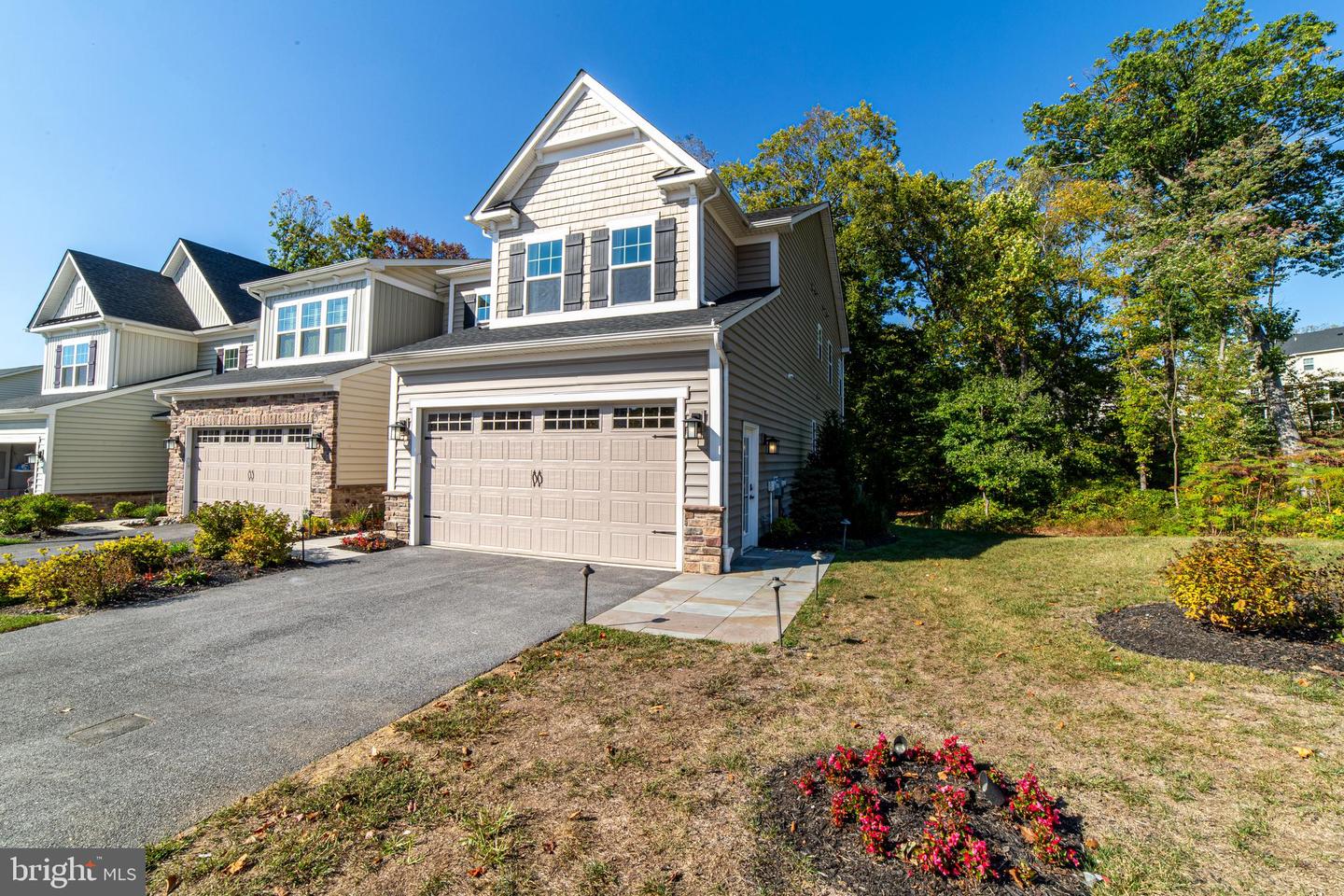 237 W Ponds Edge Dr