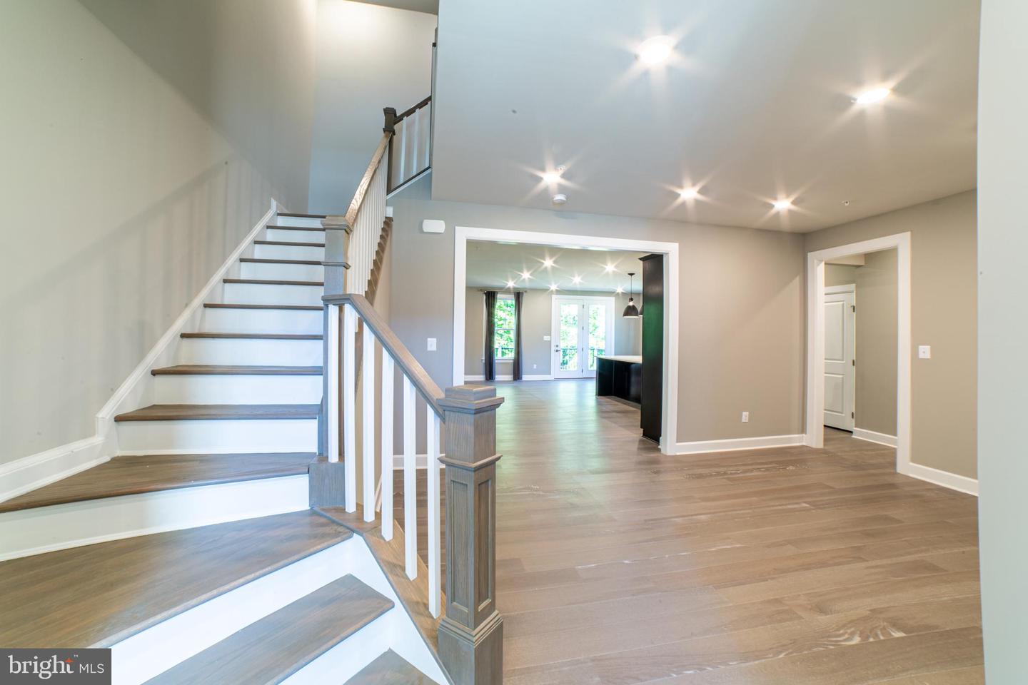 237 W Ponds Edge Dr
